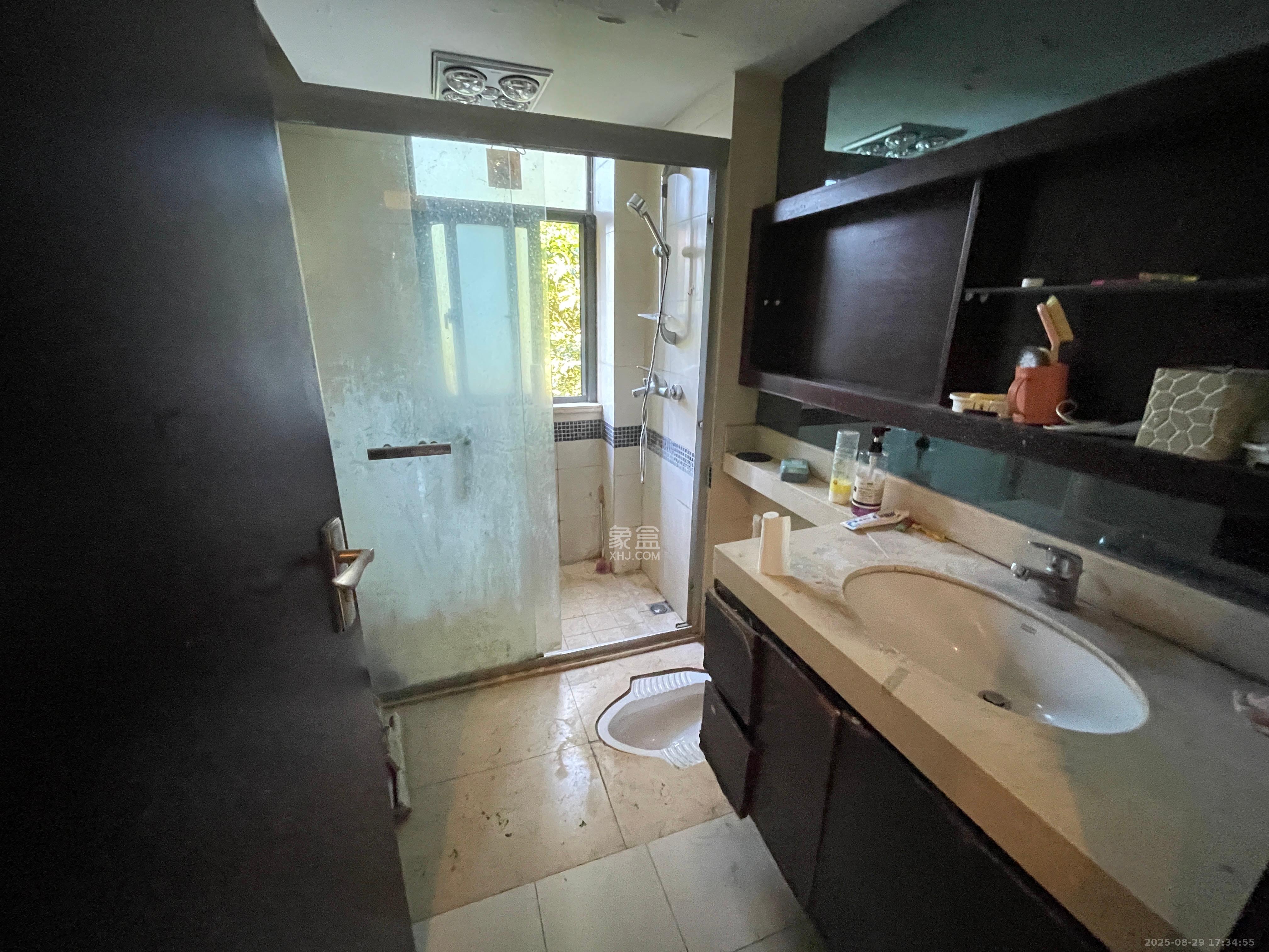 珠江花城二期扶水岸  3室2厅2卫    2500.0元/月 珠江花城二期扶水岸  3室2厅2卫    2500.0元/月室内图