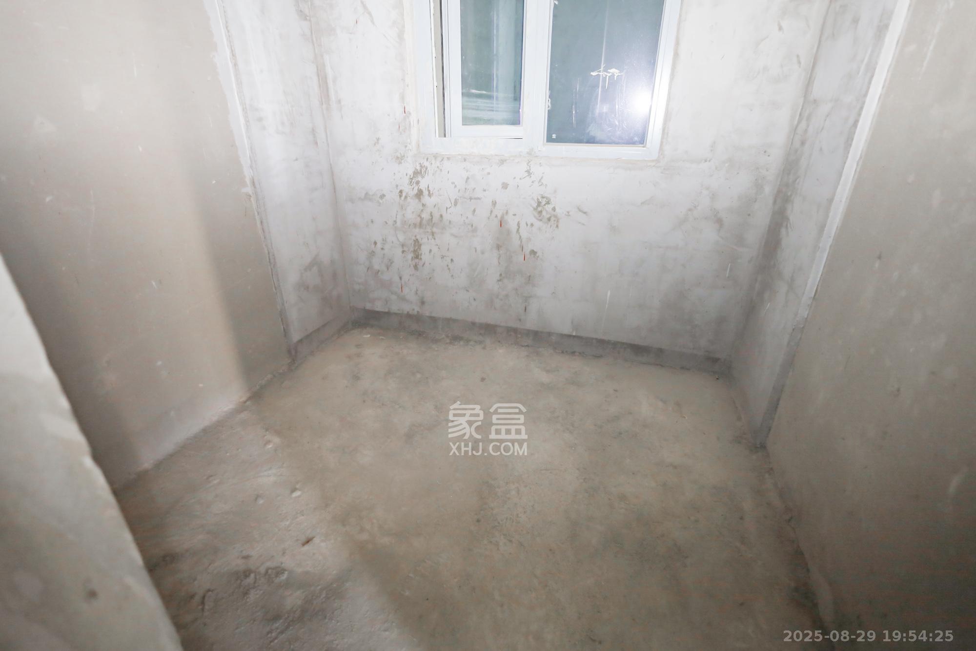 保利天禧C区 4室2厅2卫 218.0万 保利天禧C区 4室2厅2卫 218.0万卫生间