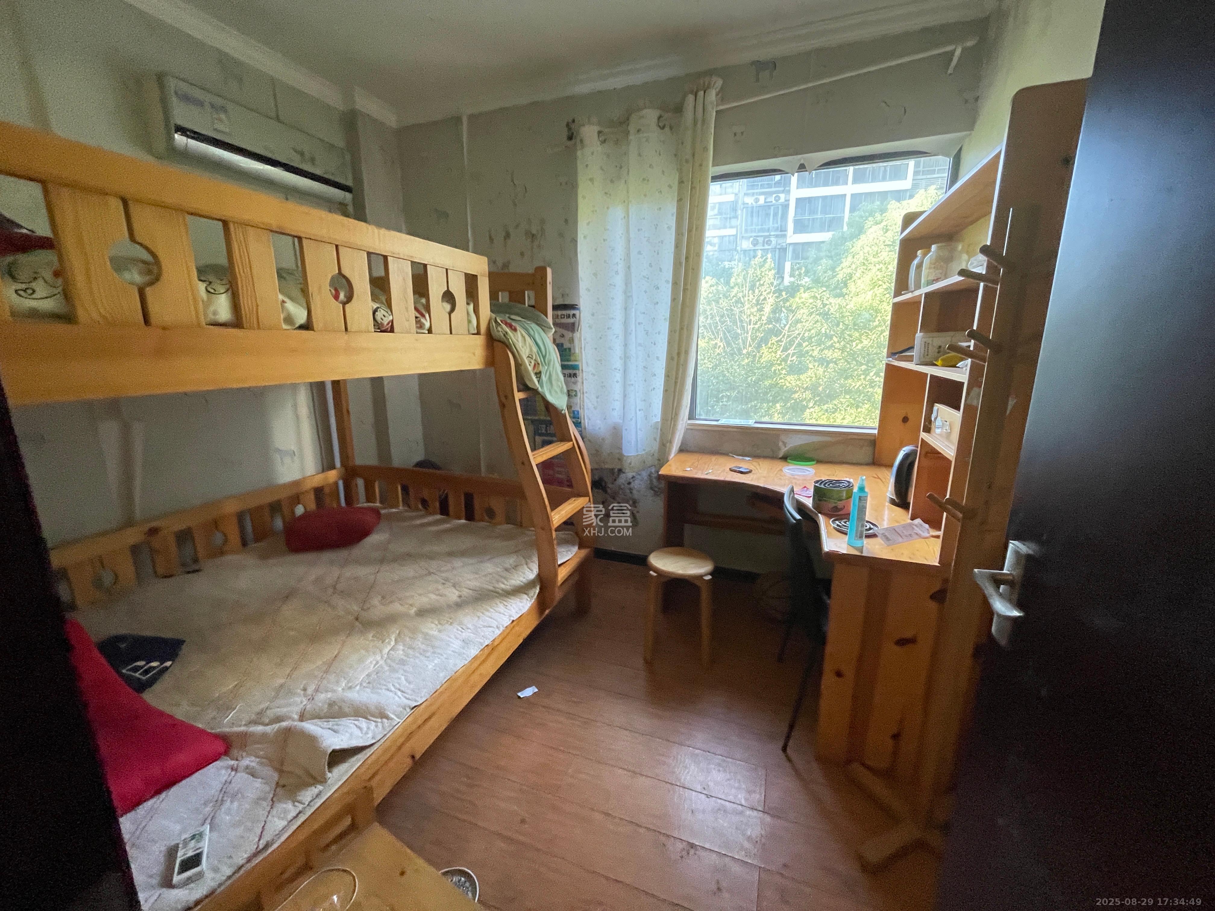 珠江花城二期扶水岸  3室2厅2卫    2500.0元/月 珠江花城二期扶水岸  3室2厅2卫    2500.0元/月室内图