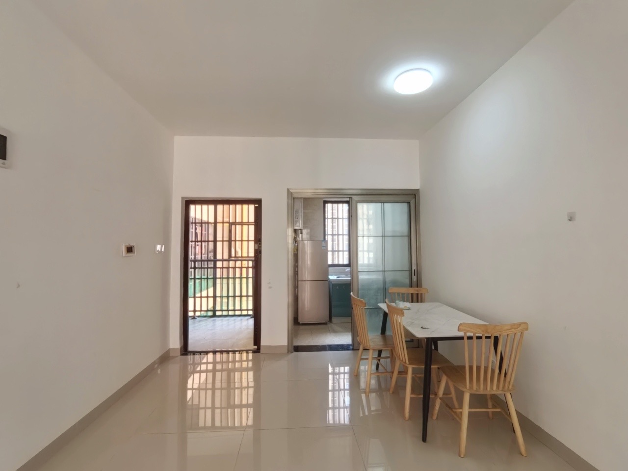 龙岐雅苑  3室2厅1卫    2800.0元/月室内图