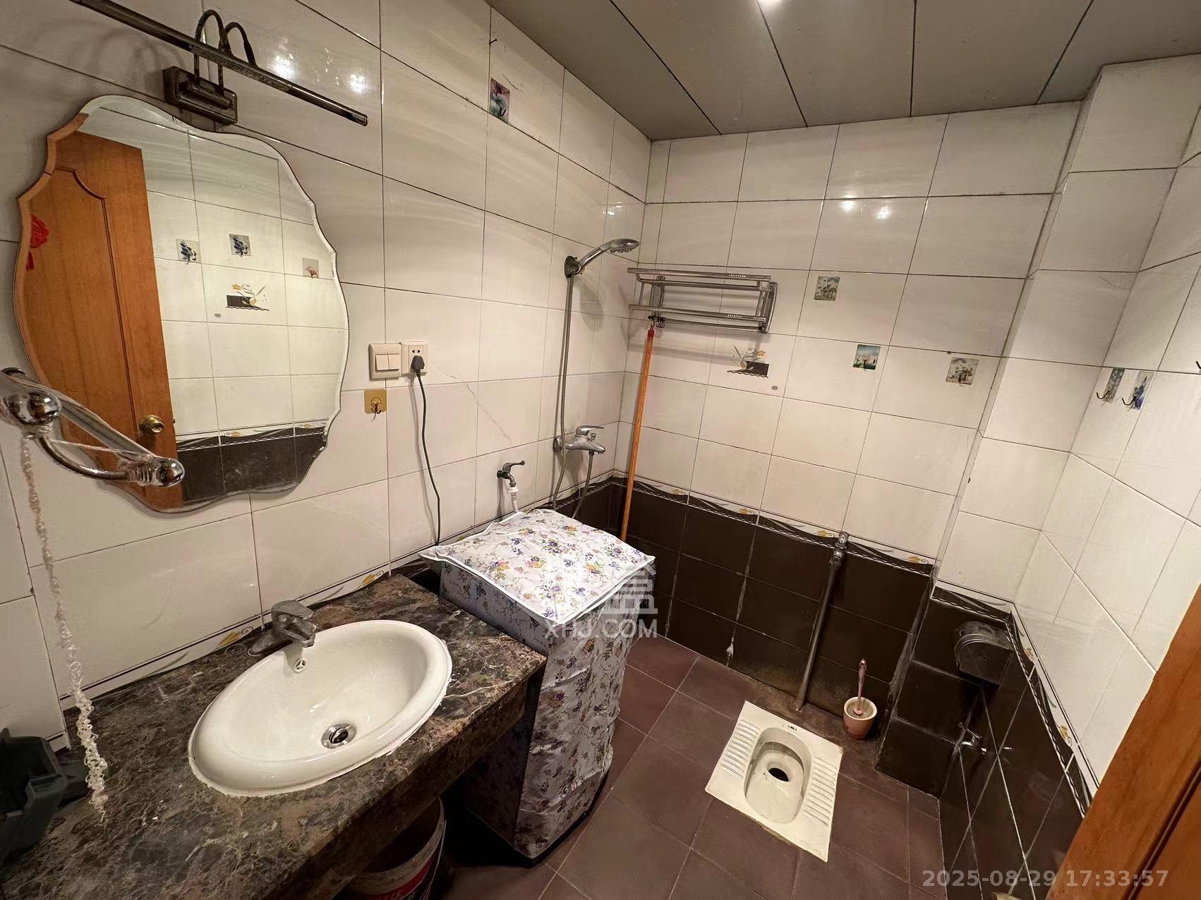 汽车西站商贸城（河西望城坡）  3室2厅1卫    1700.0元/月室内图