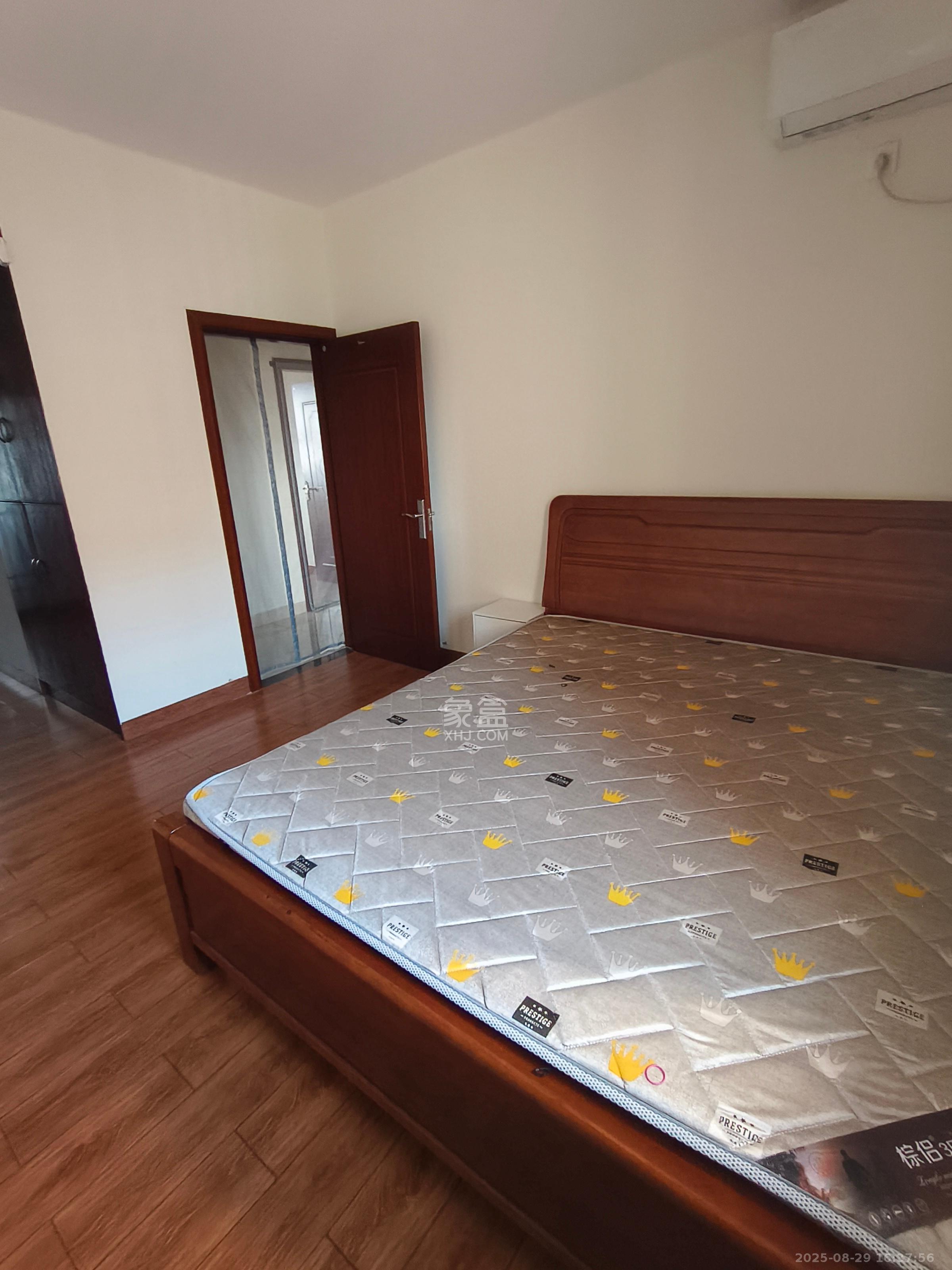 和康园小区  3室1厅2卫    2500.0元/月 和康园小区  3室1厅2卫    2500.0元/月室内图