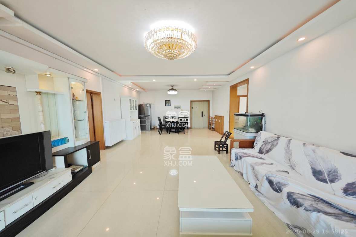 名都花园  4室2厅2卫    110.0万 名都花园  4室2厅2卫    110.0万客厅