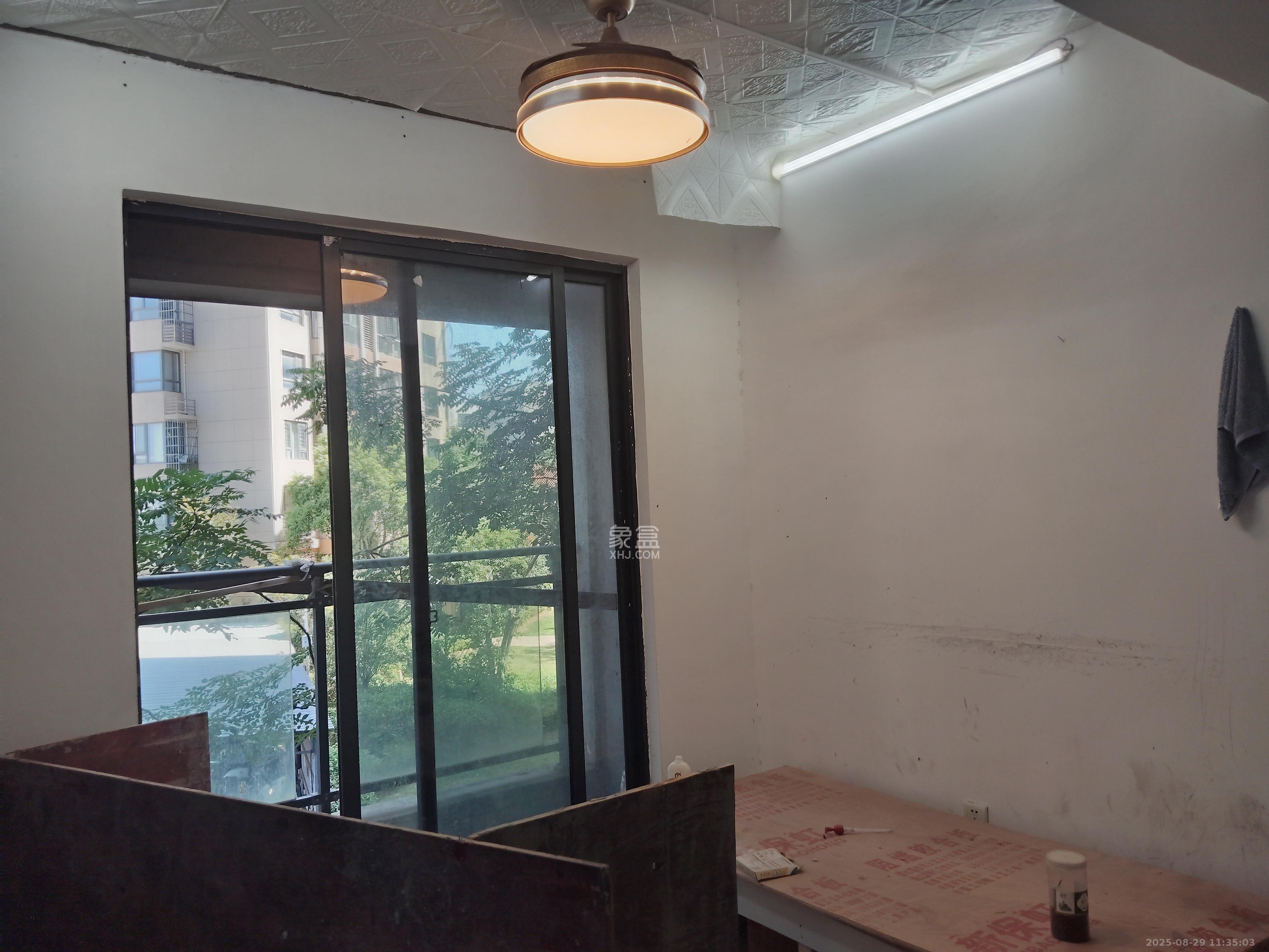 筑梦星园 4室2厅2卫 1000.0元/月 筑梦星园 4室2厅2卫 1000.0元/月室内图