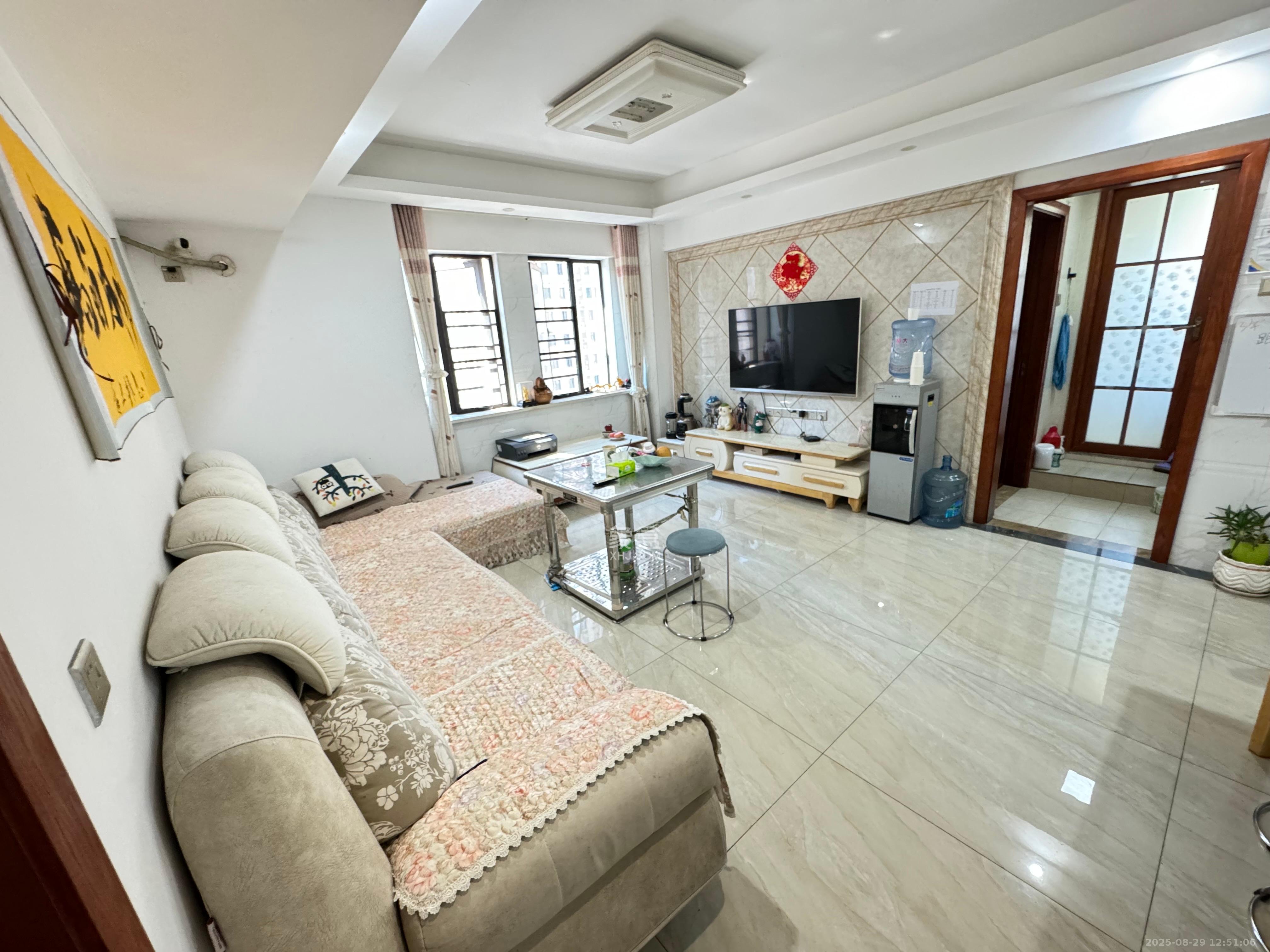 钰龙天下二期(钰龙佳园) 3室2厅2卫 2800.0元/月 钰龙天下二期(钰龙佳园) 3室2厅2卫 2800.0元/月室内图