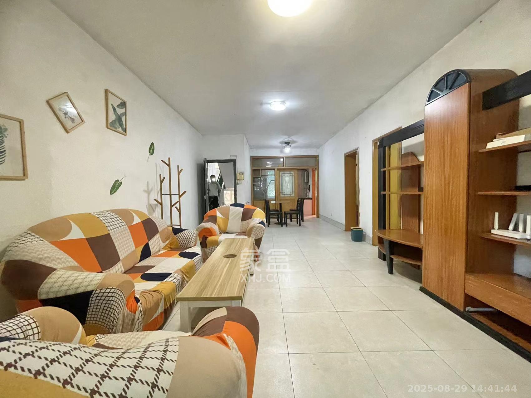 荷花园电信宿舍(天辰荷花苑)  1室1厅1卫    1800.0元/月 荷花园电信宿舍(天辰荷花苑)  1室1厅1卫    1800.0元/月室内图