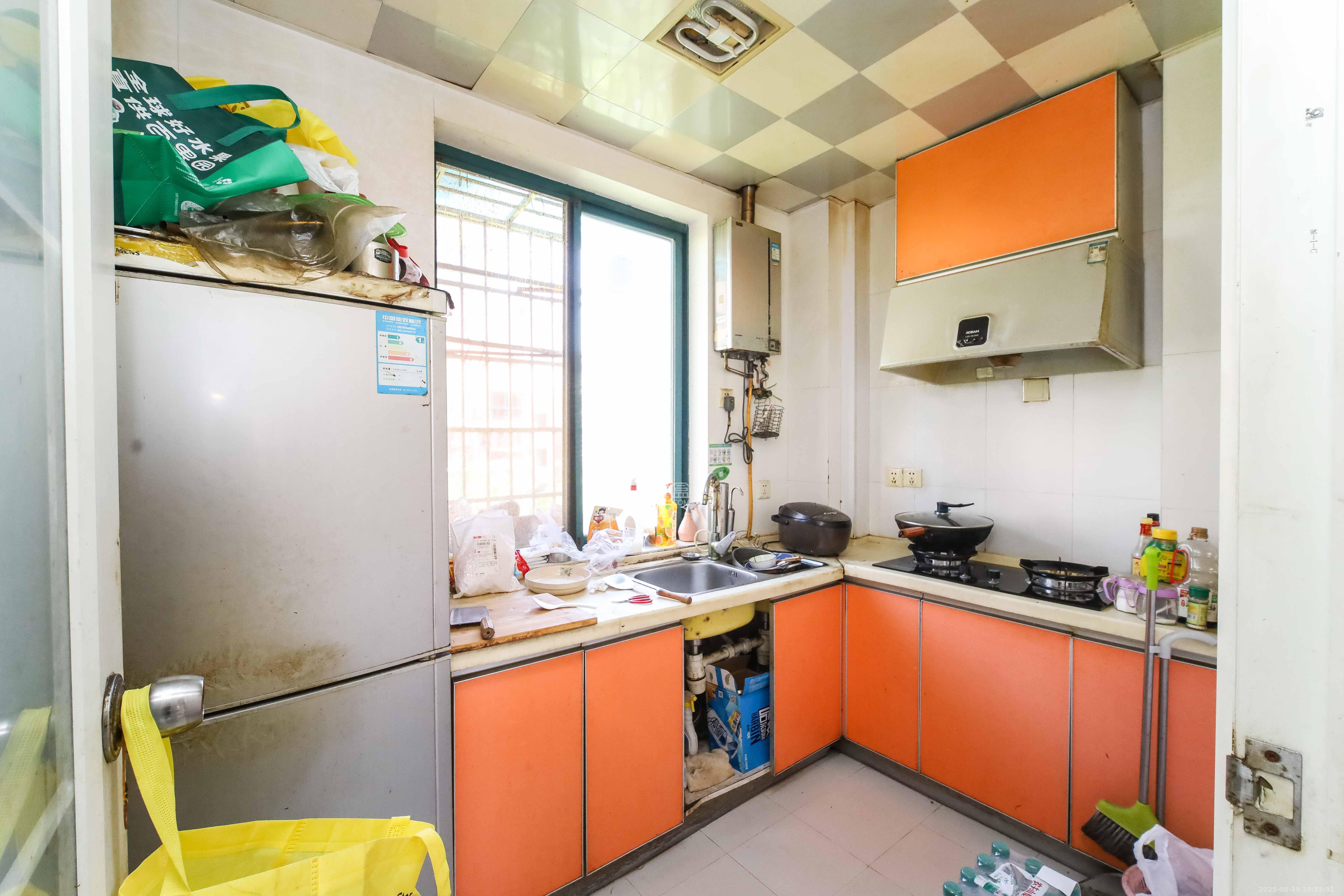 东方新城 2室2厅1卫 63.0万 东方新城 2室2厅1卫 63.0万厨房