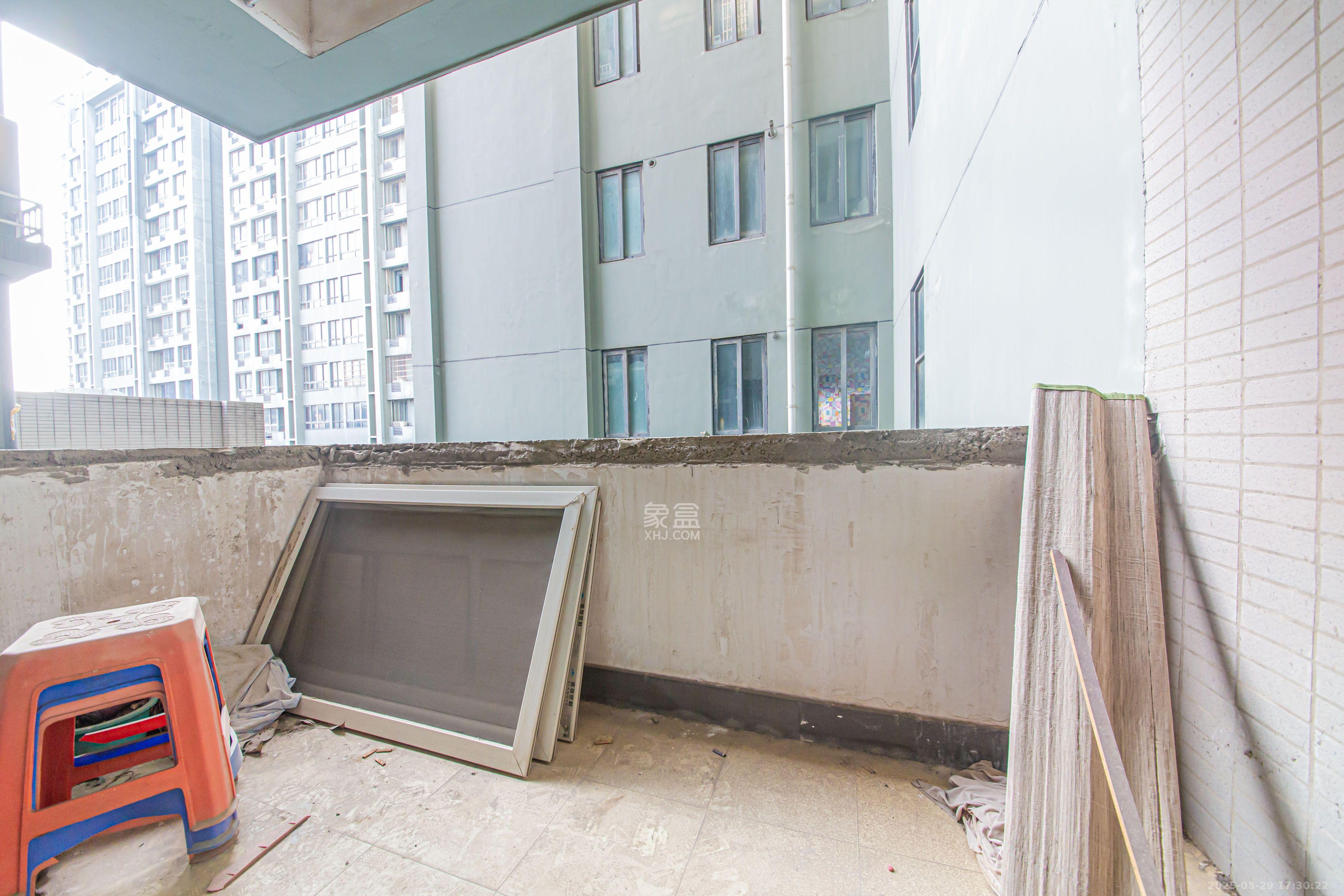 上庭苑  3室2厅2卫    1800.0元/月室内图