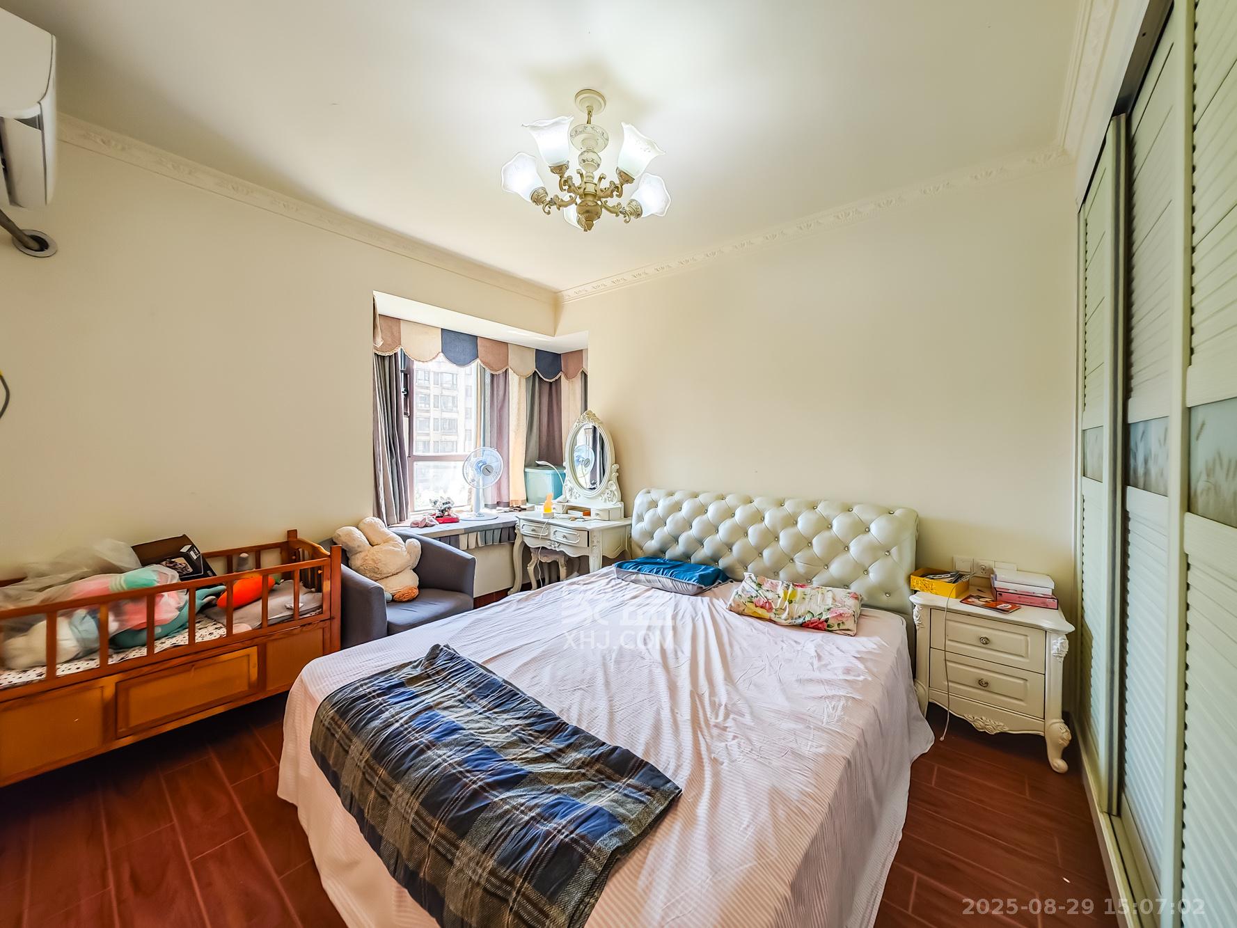 山语城二期  3室1厅1卫    65.0万卧室