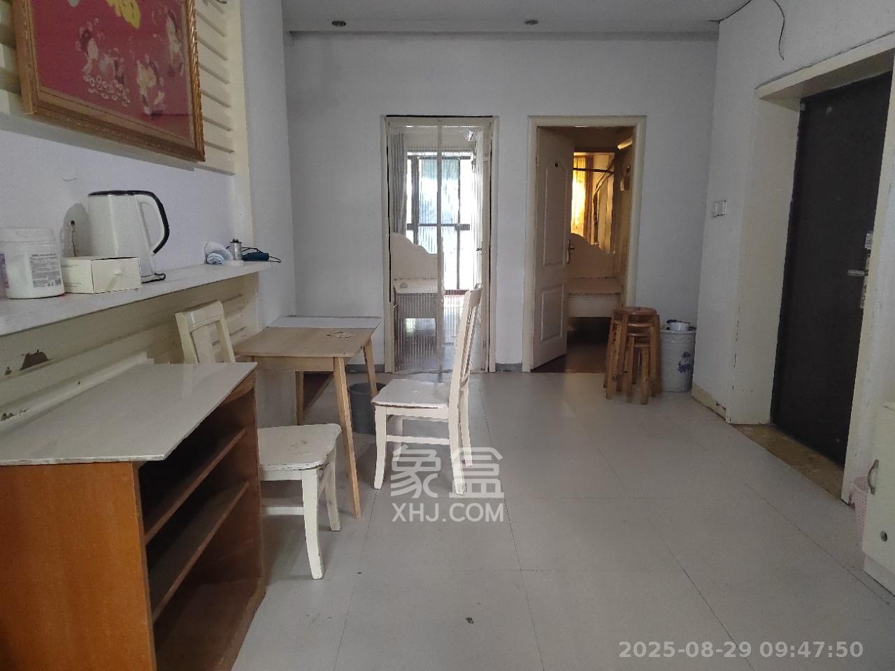 鑫远湘府华城  4室2厅1卫    1100.0元/月室内图