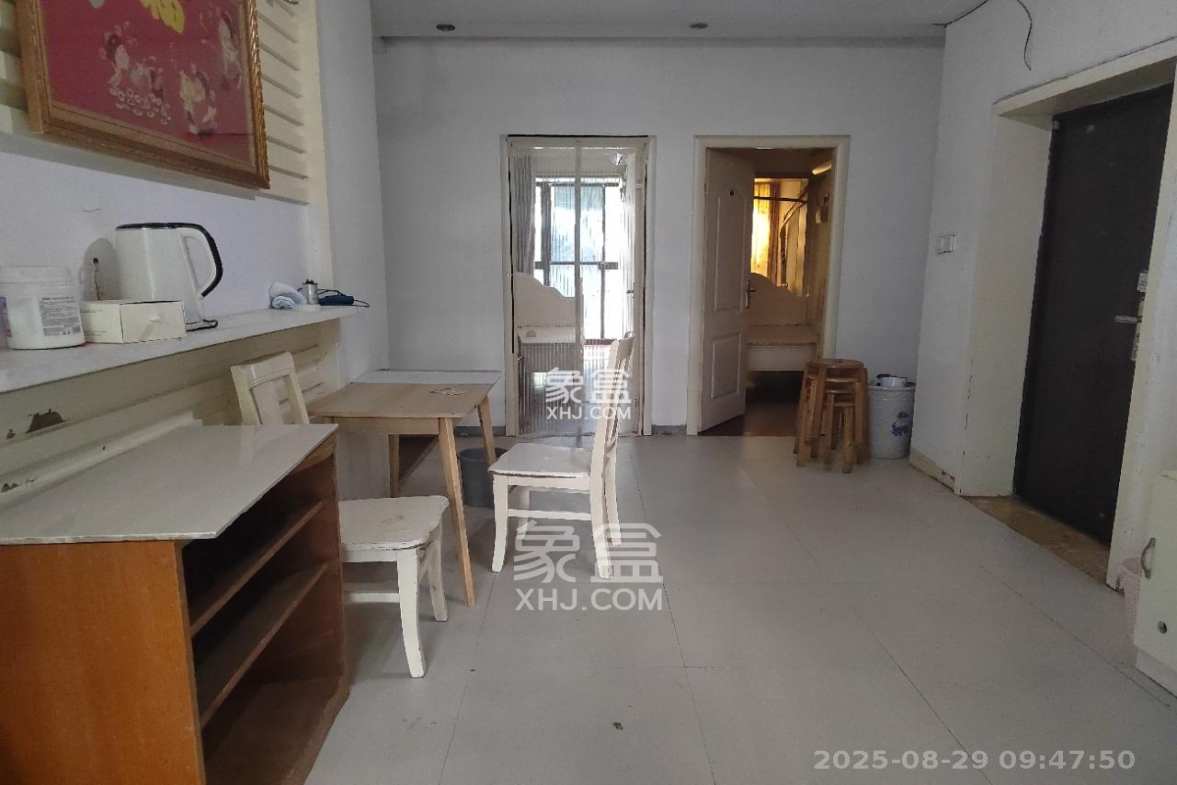 鑫远湘府华城 4室2厅1卫 1100.0元/月 鑫远湘府华城 4室2厅1卫 1100.0元/月室内图