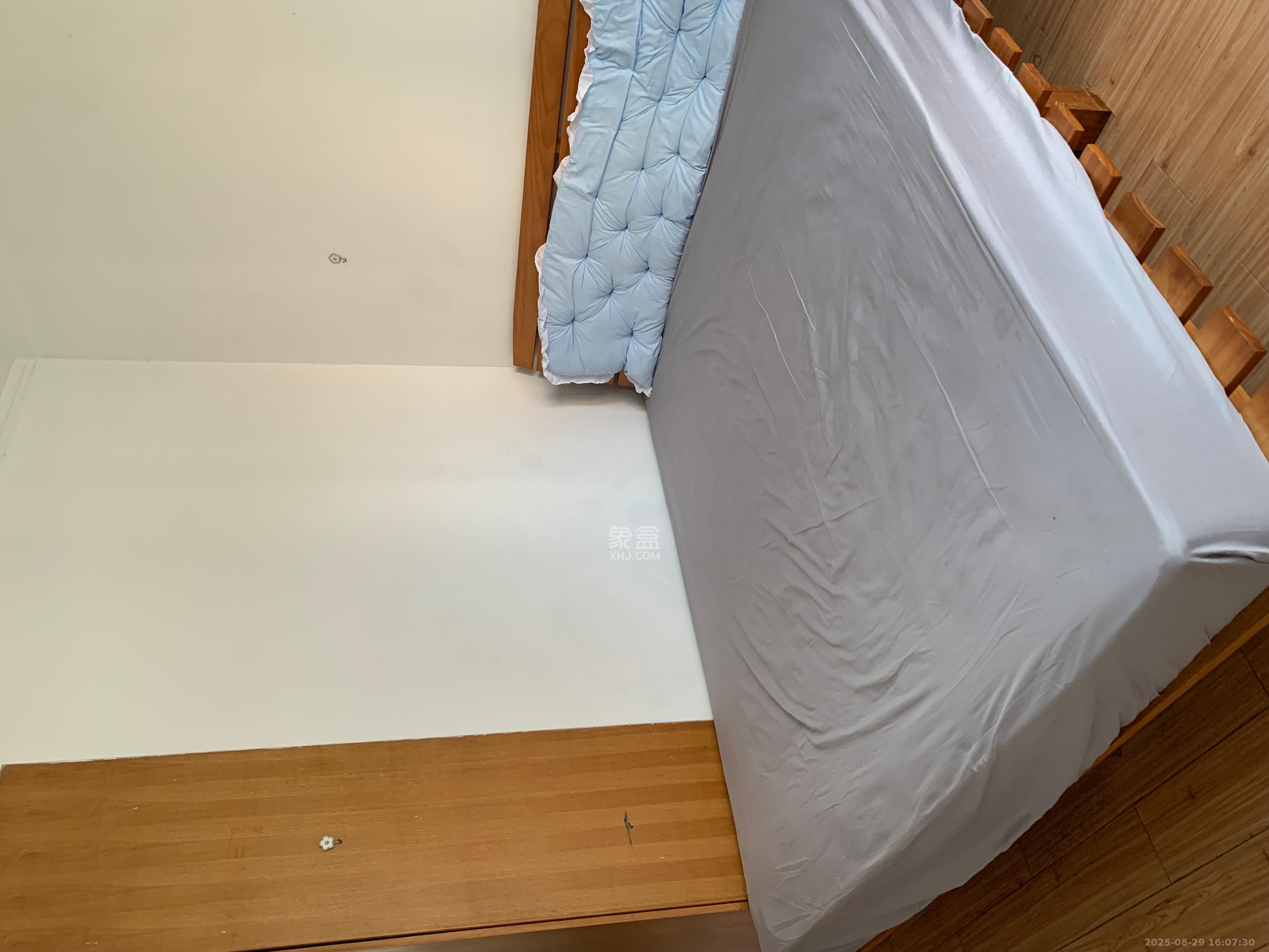 枫华府第 3室2厅2卫 1600.0元/月 枫华府第 3室2厅2卫 1600.0元/月室内图