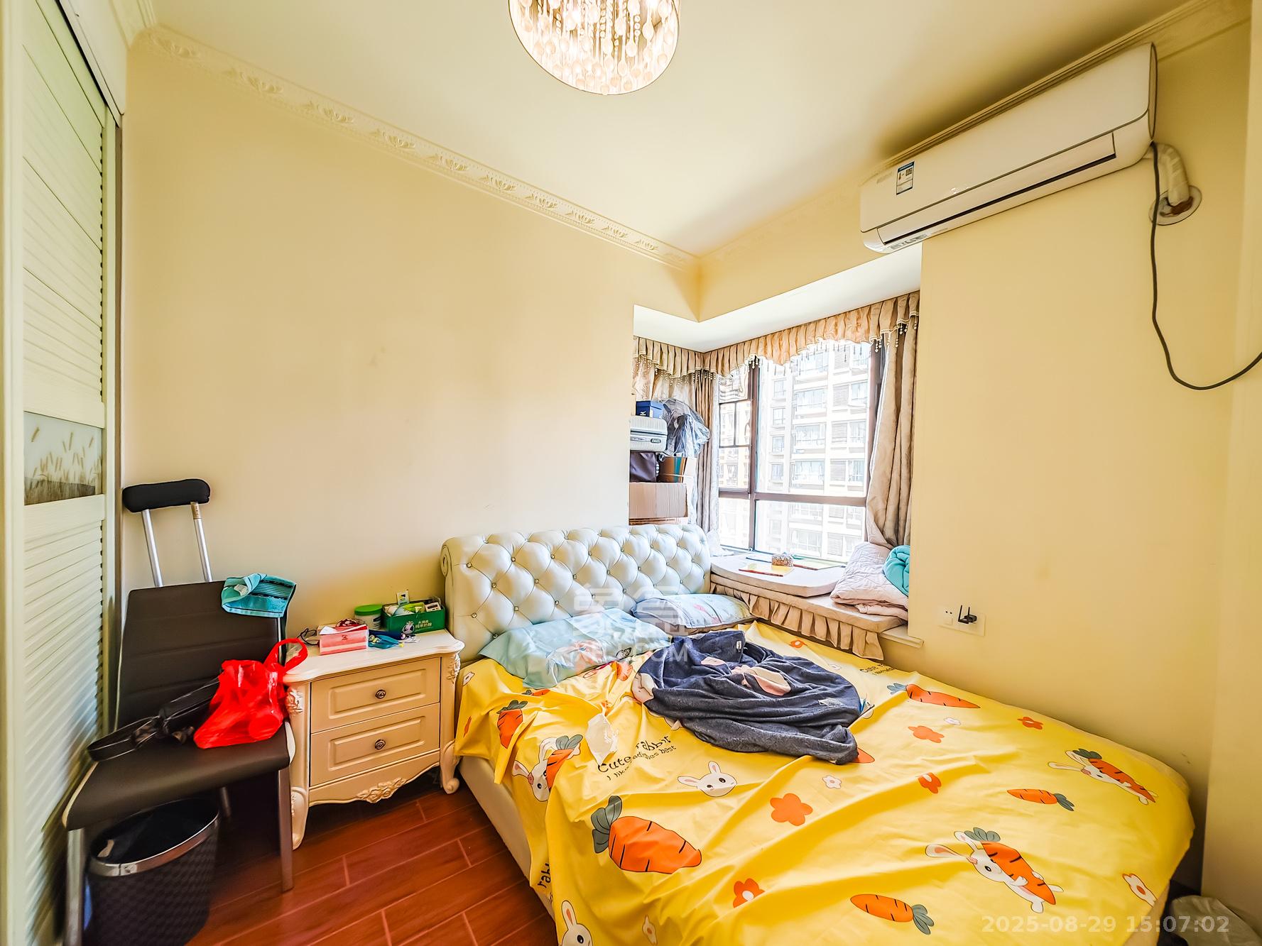 山语城二期  3室1厅1卫    65.0万卧室