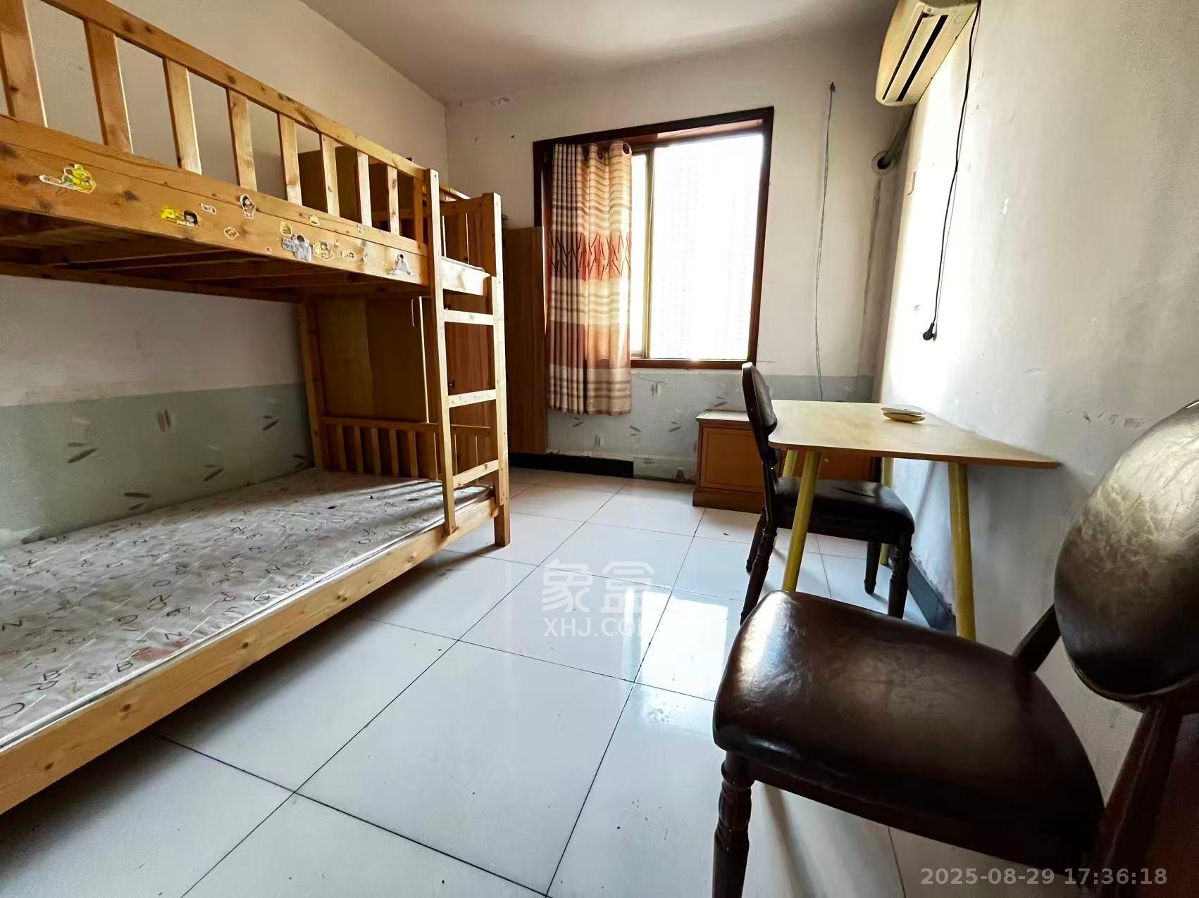 黄泥岭社区 2室2厅1卫 1600.0元/月 黄泥岭社区 2室2厅1卫 1600.0元/月室内图