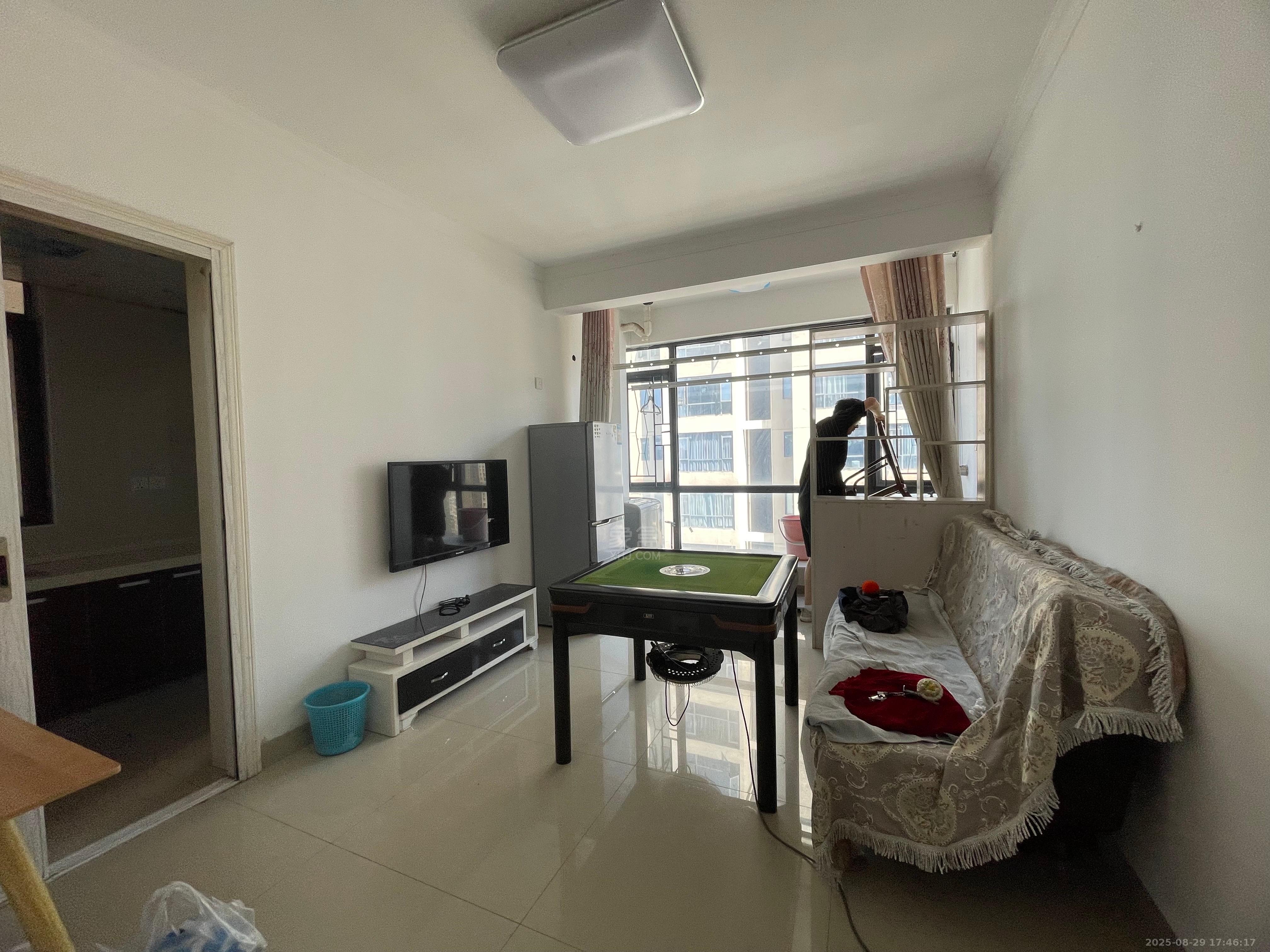 华晨御园  1室1厅1卫    1300.0元/月 华晨御园  1室1厅1卫    1300.0元/月室内图