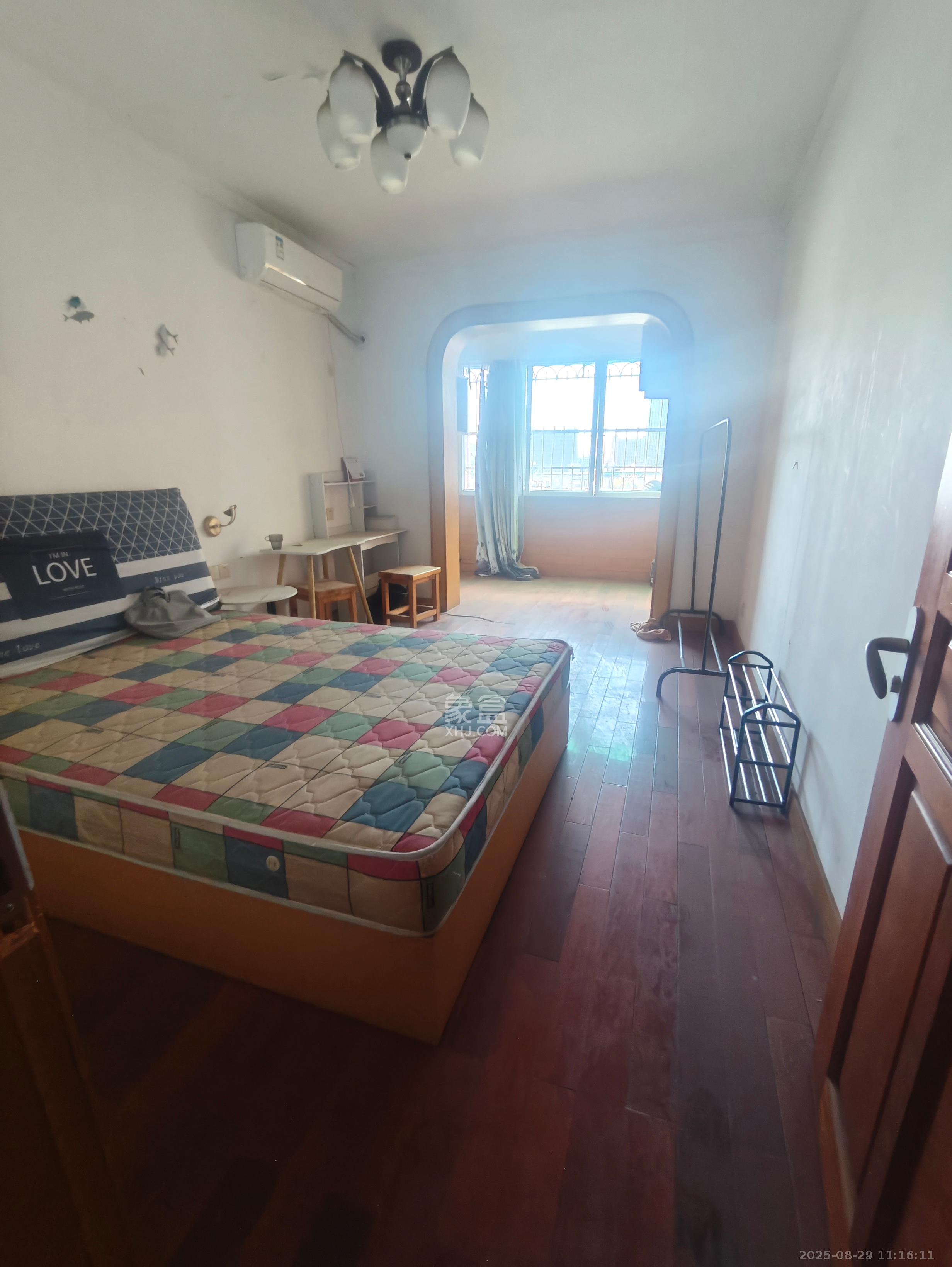 海华锦园  4室2厅1卫    2800.0元/月室内图