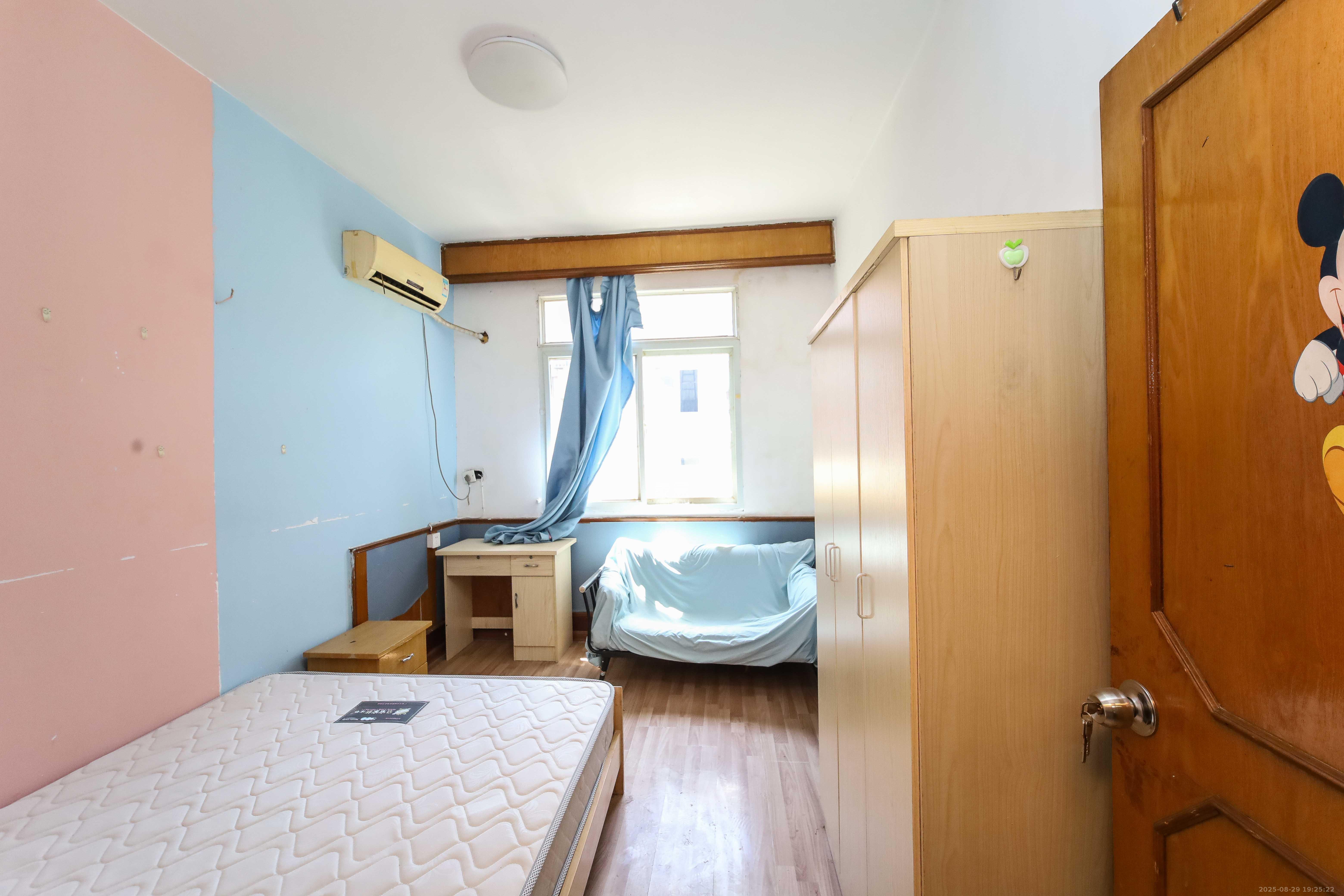 省进出口公司宿舍  3室2厅1卫    37.5万卧室