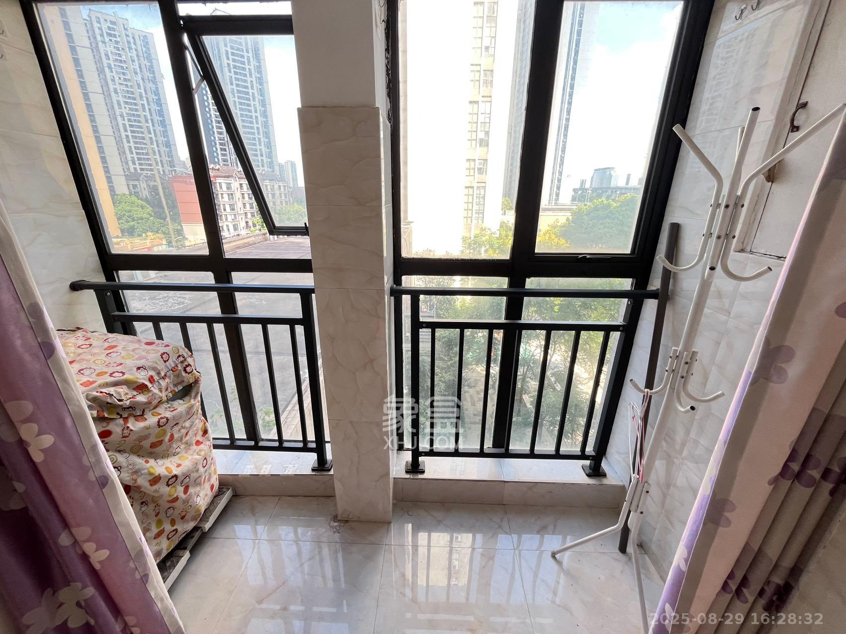 万科魅力之城  1室0厅0卫    1300.0元/月 万科魅力之城  1室0厅0卫    1300.0元/月室内图