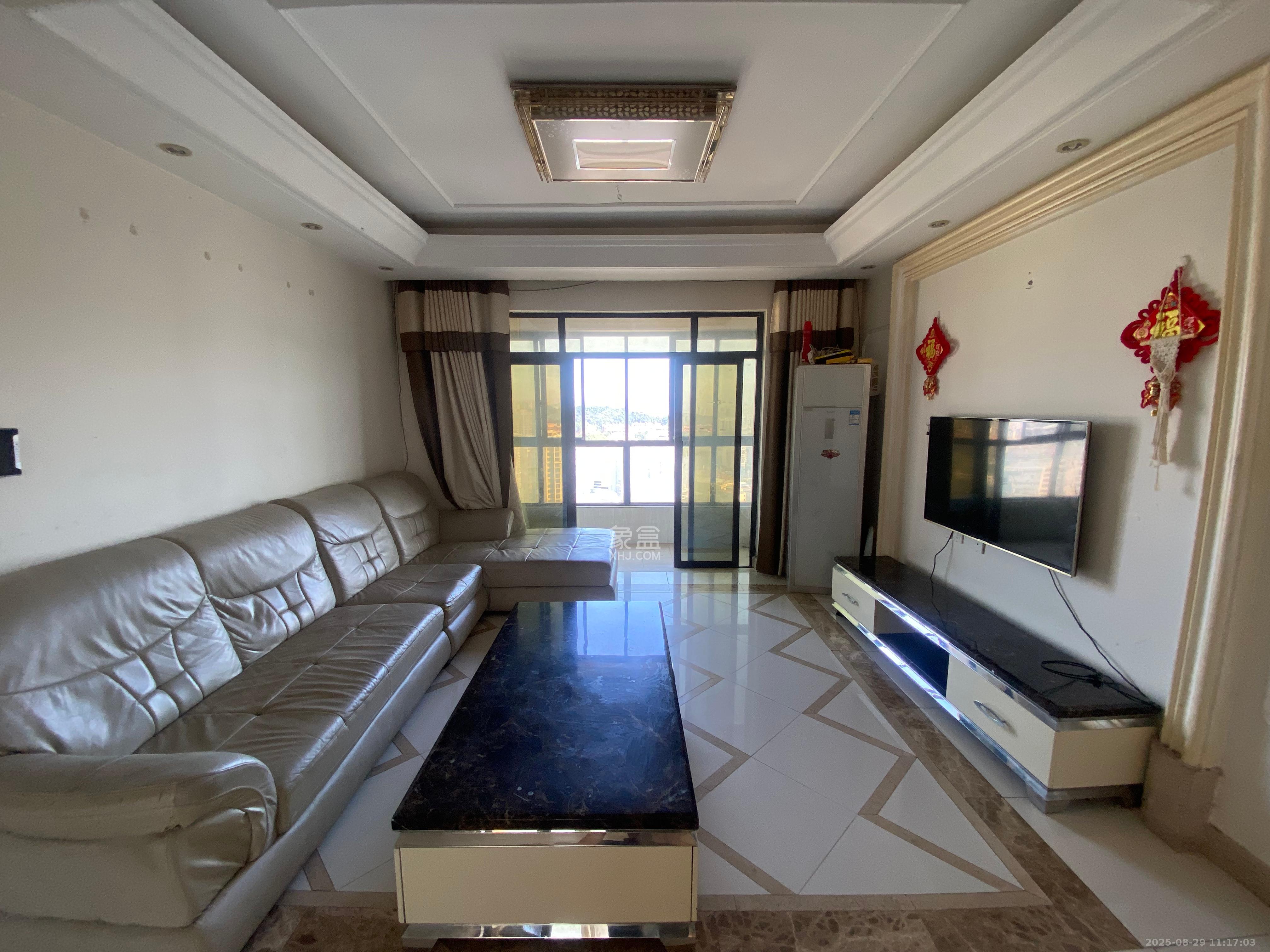 双湾国际(湘江御景花园) 3室2厅2卫 2000.0元/月 双湾国际(湘江御景花园) 3室2厅2卫 2000.0元/月室内图