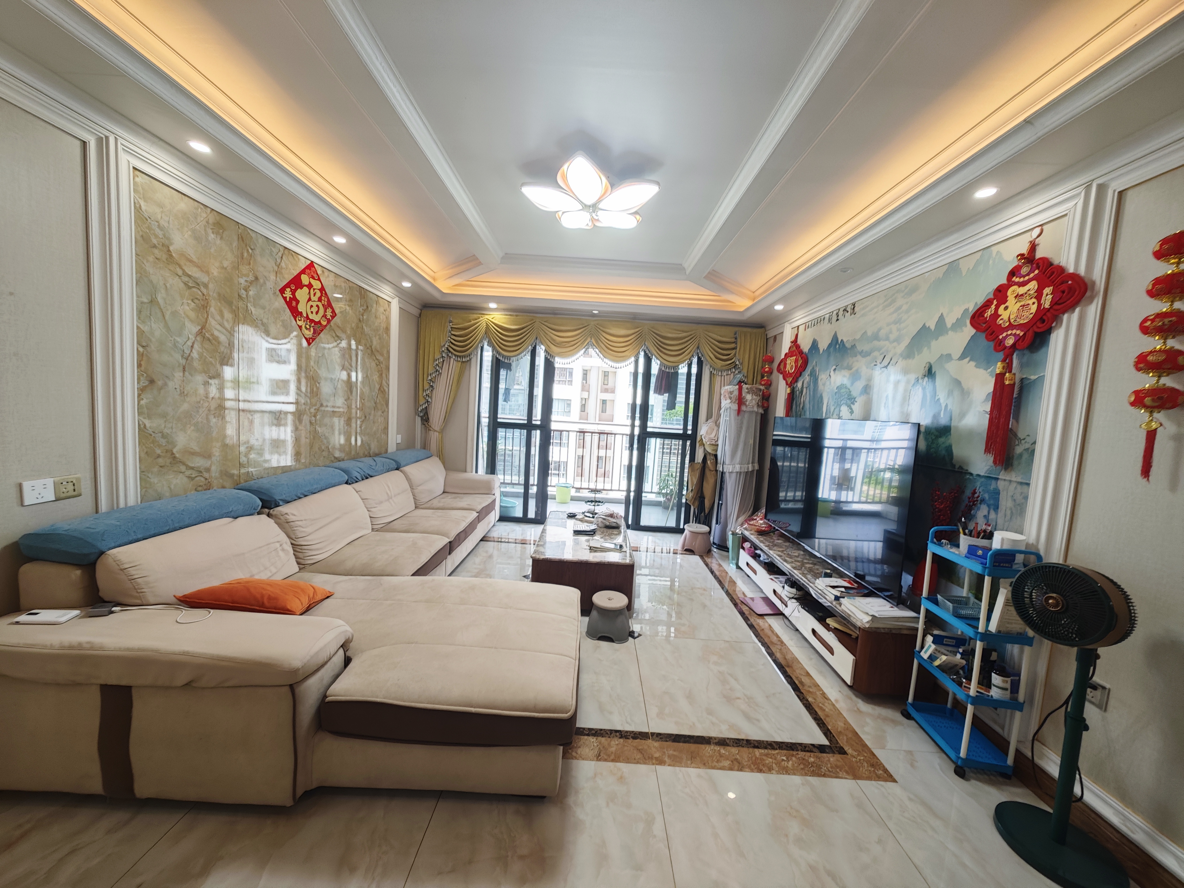 锦地翰城二期  4室2厅2卫    185.0万客厅