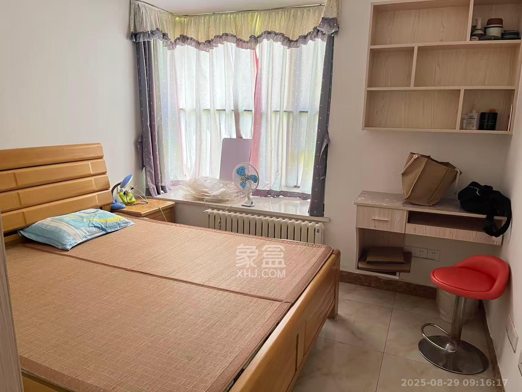 怡海星城  3室2厅1卫    1800.0元/月室内图