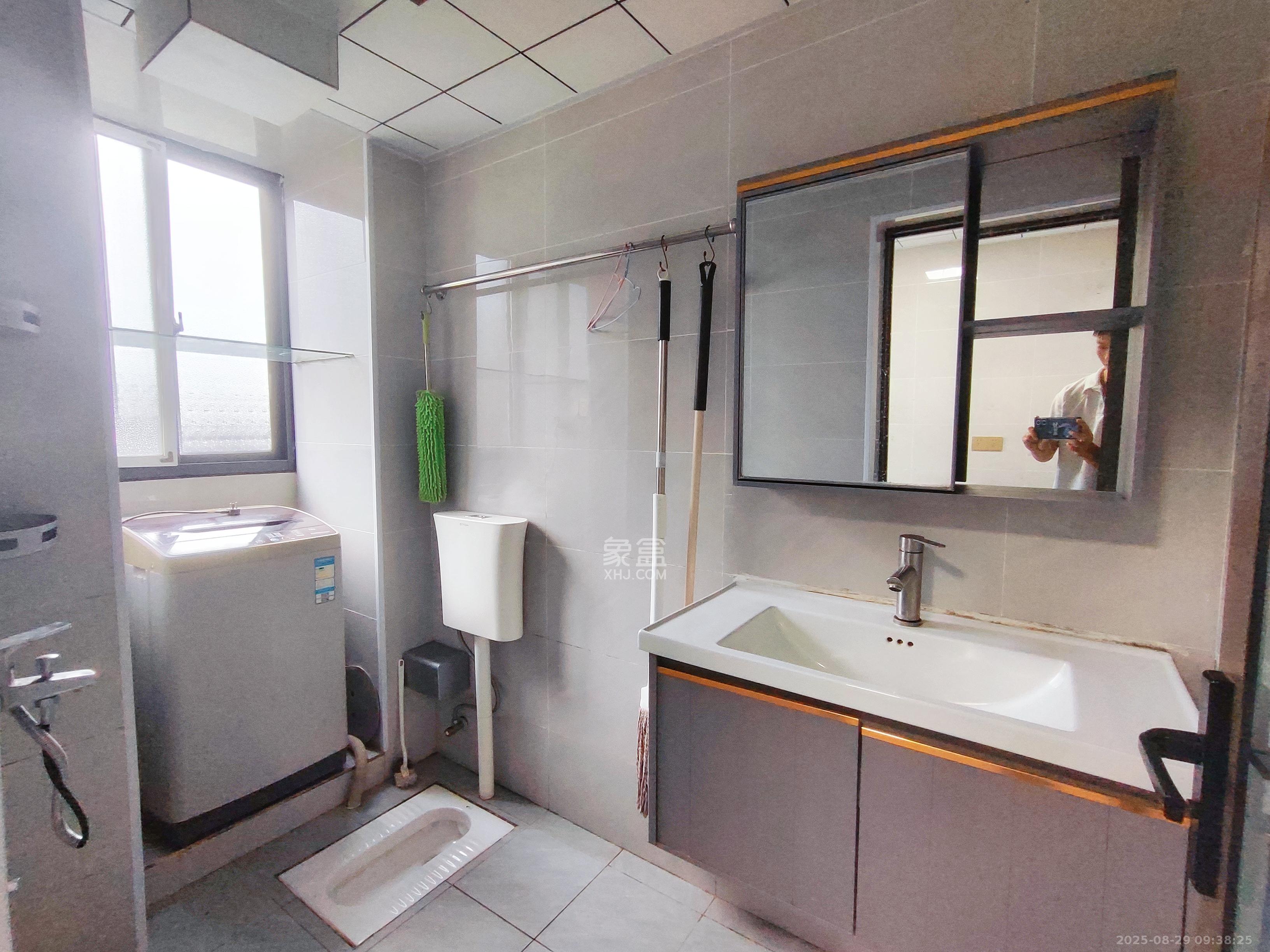 陈家湖小区  2室1厅1卫    2000.0元/月 陈家湖小区  2室1厅1卫    2000.0元/月室内图