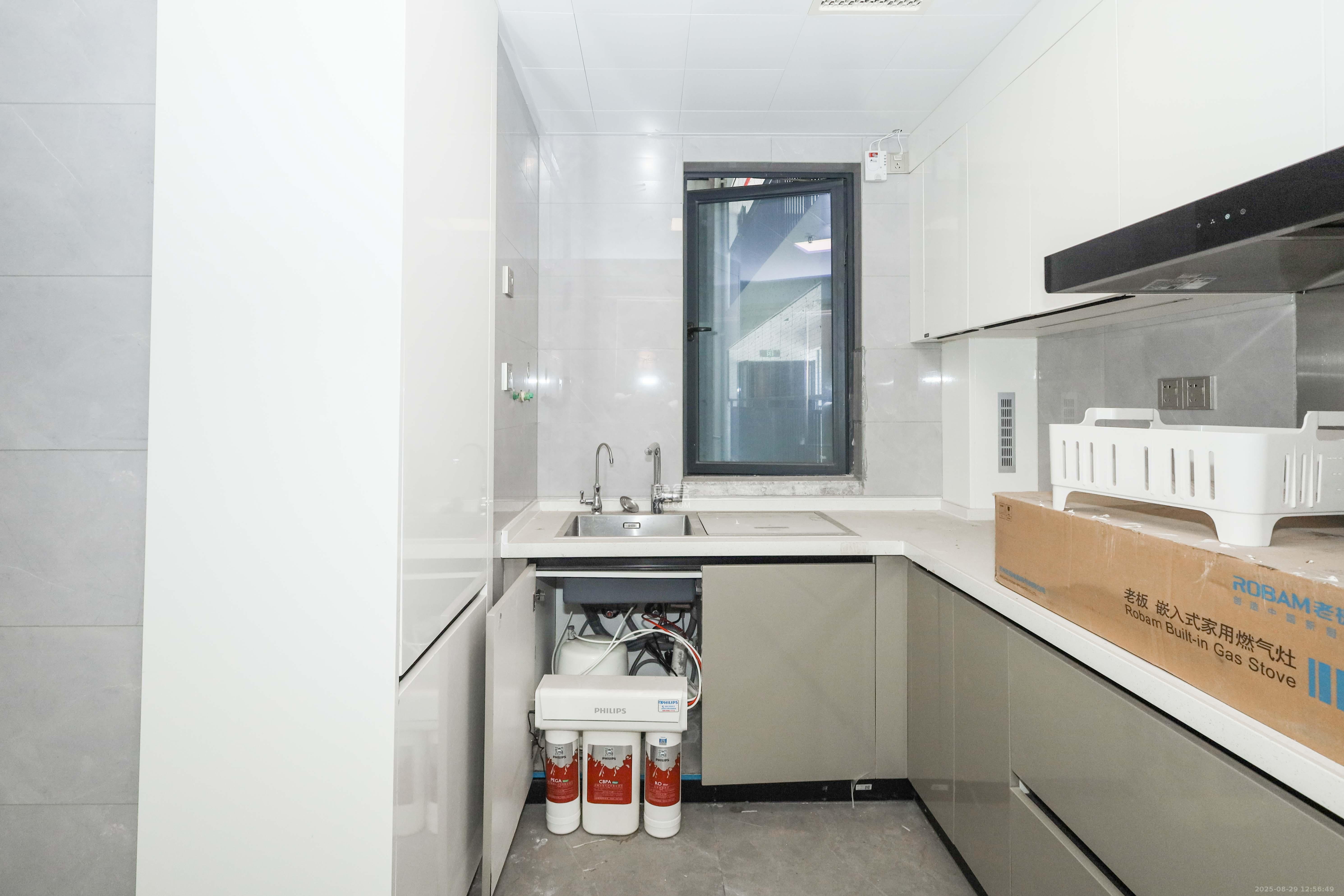 中国铁建湘语梅溪  3室2厅2卫    132.0万 中国铁建湘语梅溪  3室2厅2卫    132.0万厨房