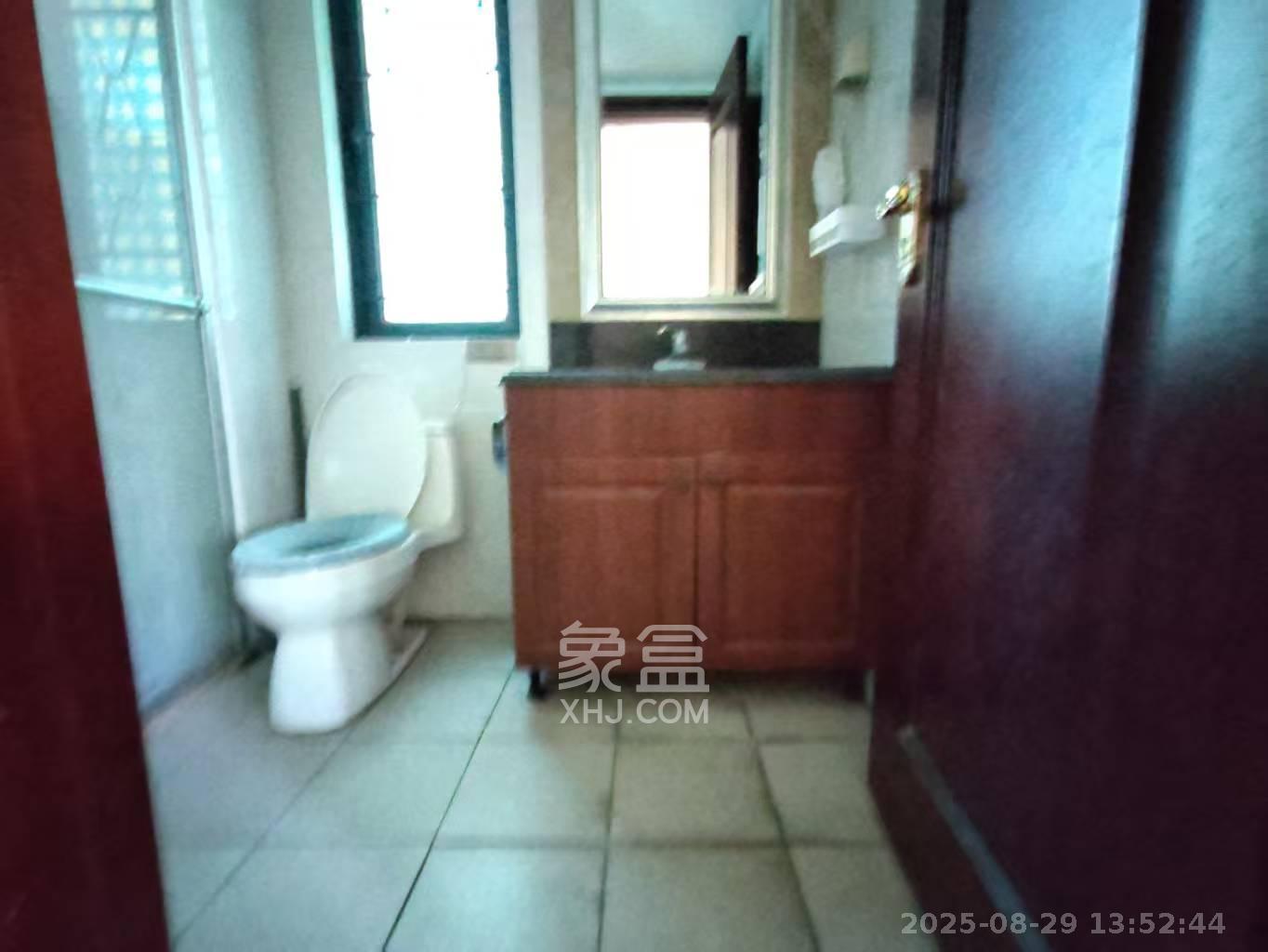 恒大名都  3室2厅2卫   1600.00元/月室内图