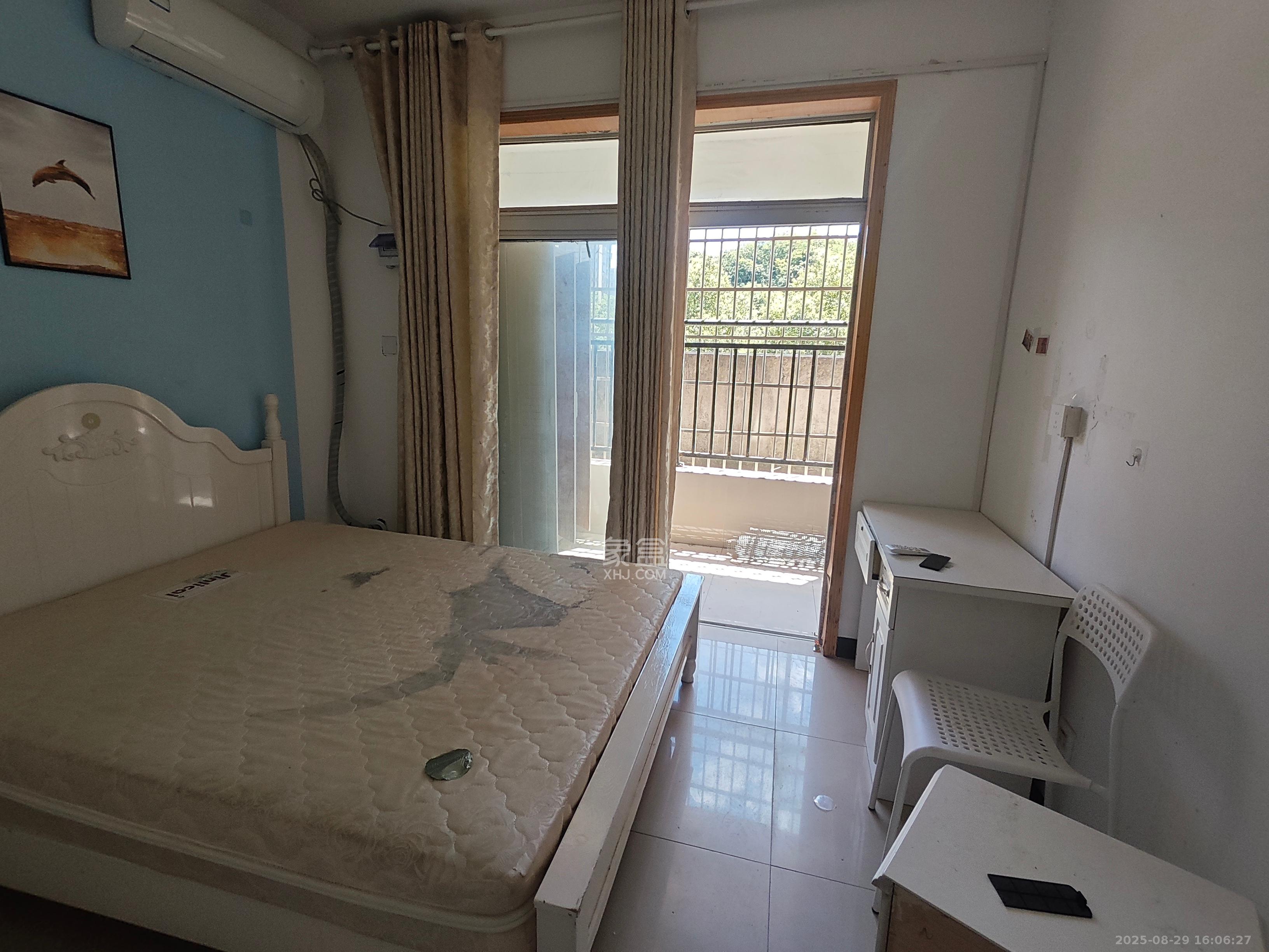 谷山庭院一期  4室2厅1卫    2000.0元/月 谷山庭院一期  4室2厅1卫    2000.0元/月室内图