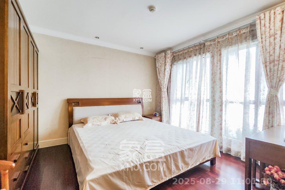 郡原广场 1室1厅1卫 1900.0元/月 郡原广场 1室1厅1卫 1900.0元/月室内图