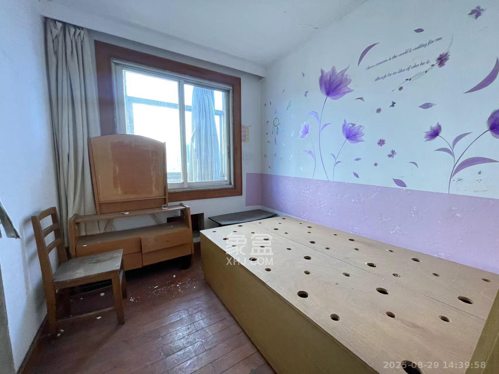 荷花园市直教师村(长沙市教育局直属教师二村)  3室1厅1卫    1850.0元/月 荷花园市直教师村(长沙市教育局直属教师二村)  3室1厅1卫    1850.0元/月室内图