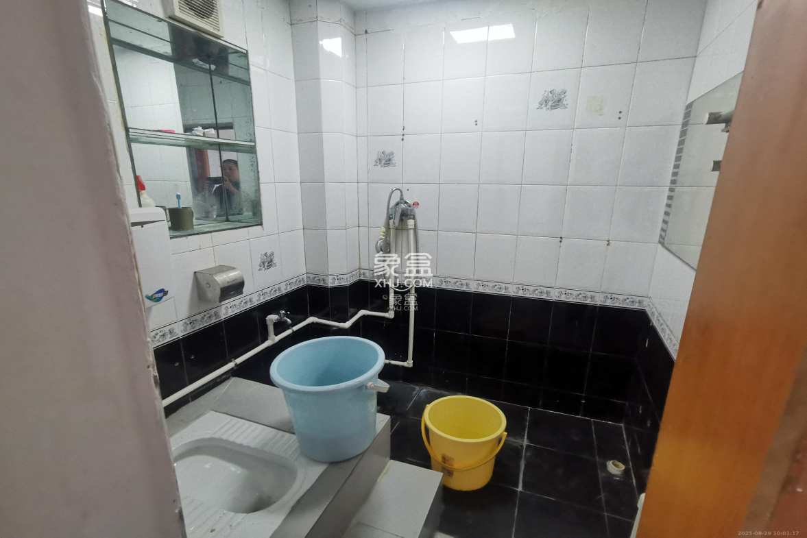 城市花园  5室1厅3卫    4000.0元/月 城市花园  5室1厅3卫    4000.0元/月室内图