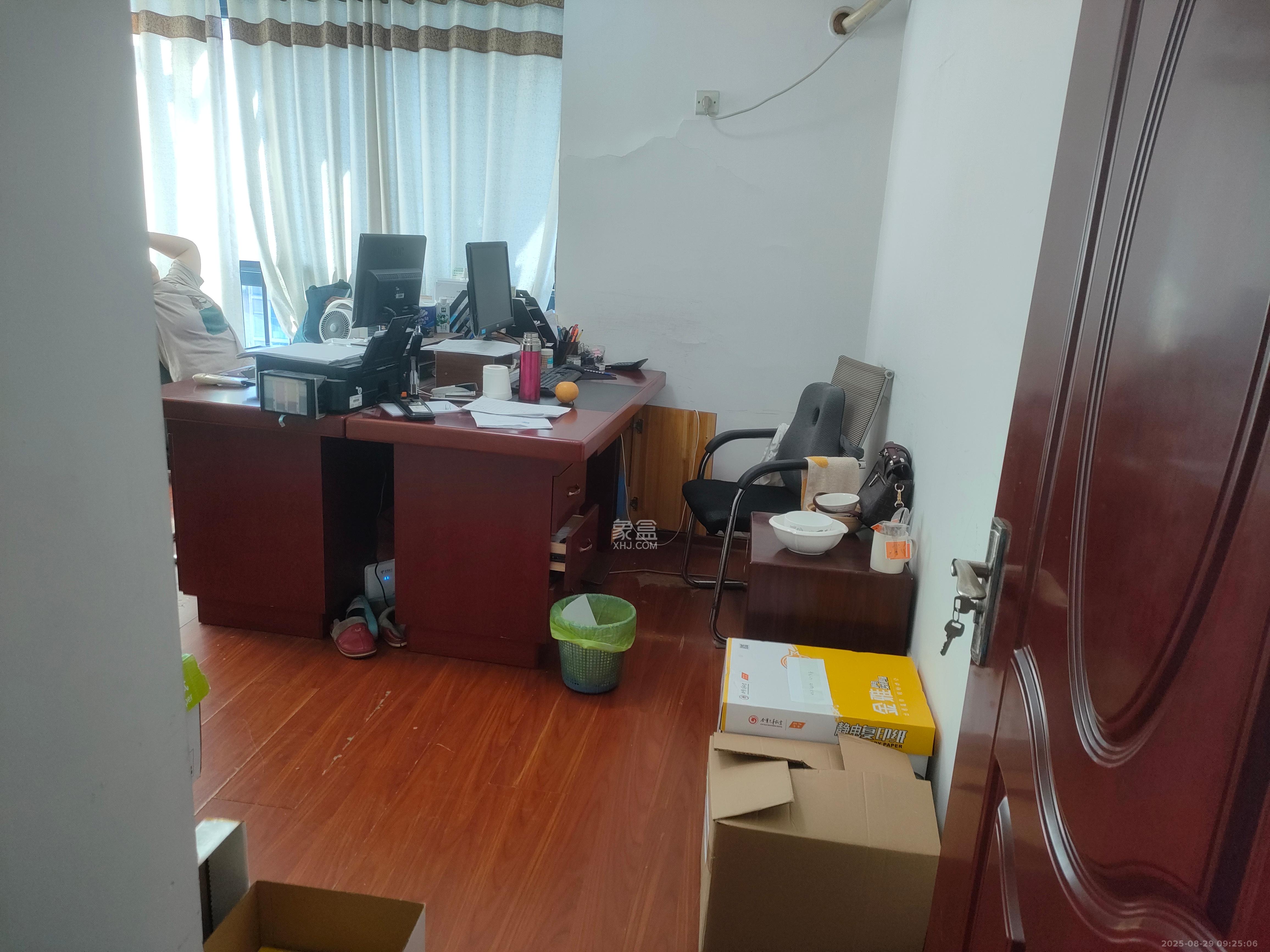 融圣国际  3室2厅2卫    3500.0元/月室内图