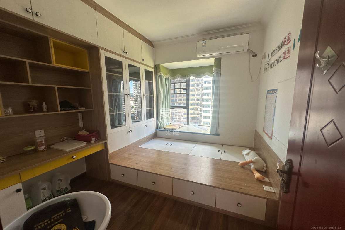 江山帝景哈佛  3室2厅2卫    2100.0元/月 江山帝景哈佛  3室2厅2卫    2100.0元/月室内图