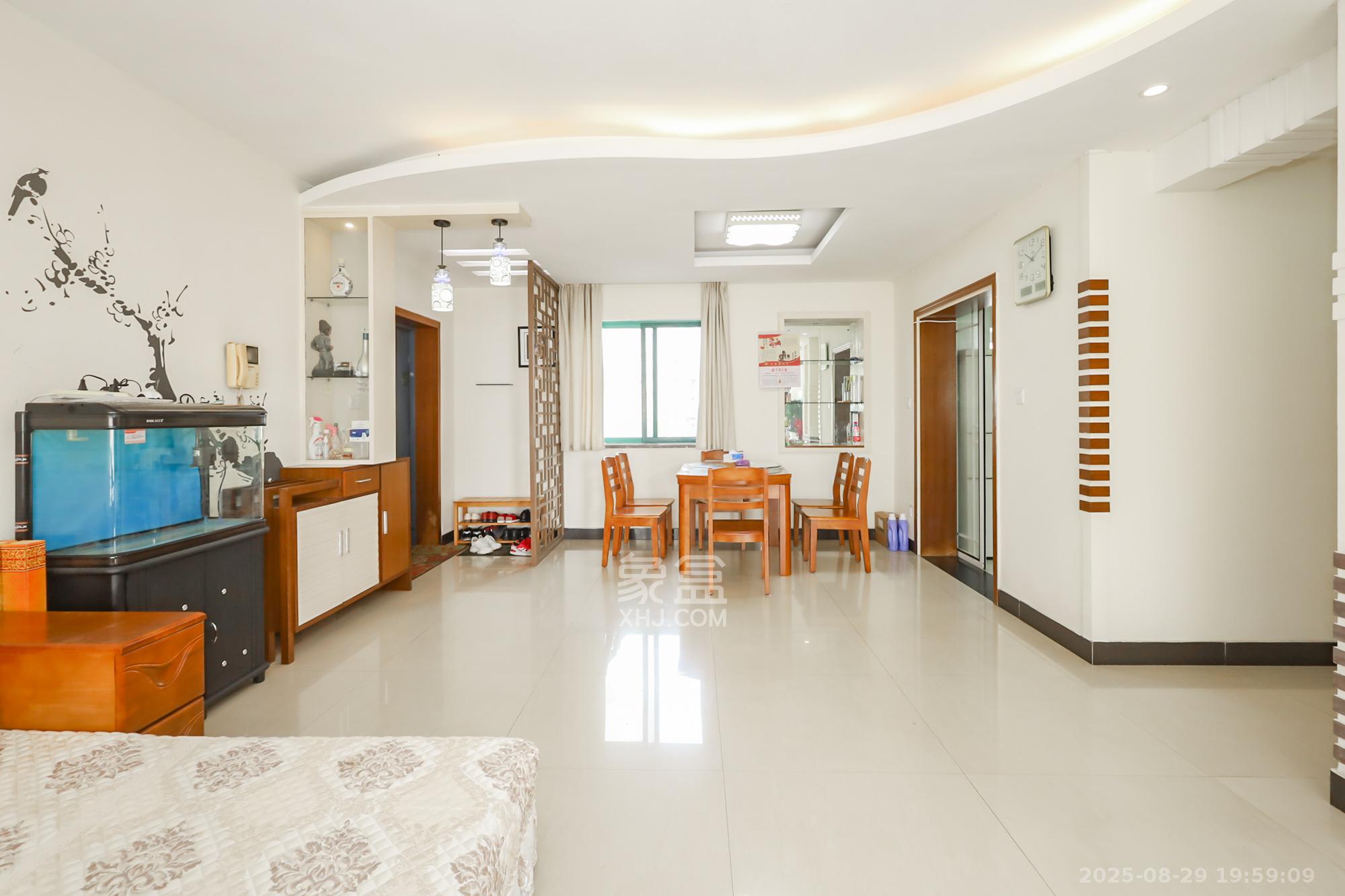 景秀江山  4室2厅2卫    145.0万 景秀江山  4室2厅2卫    145.0万其他