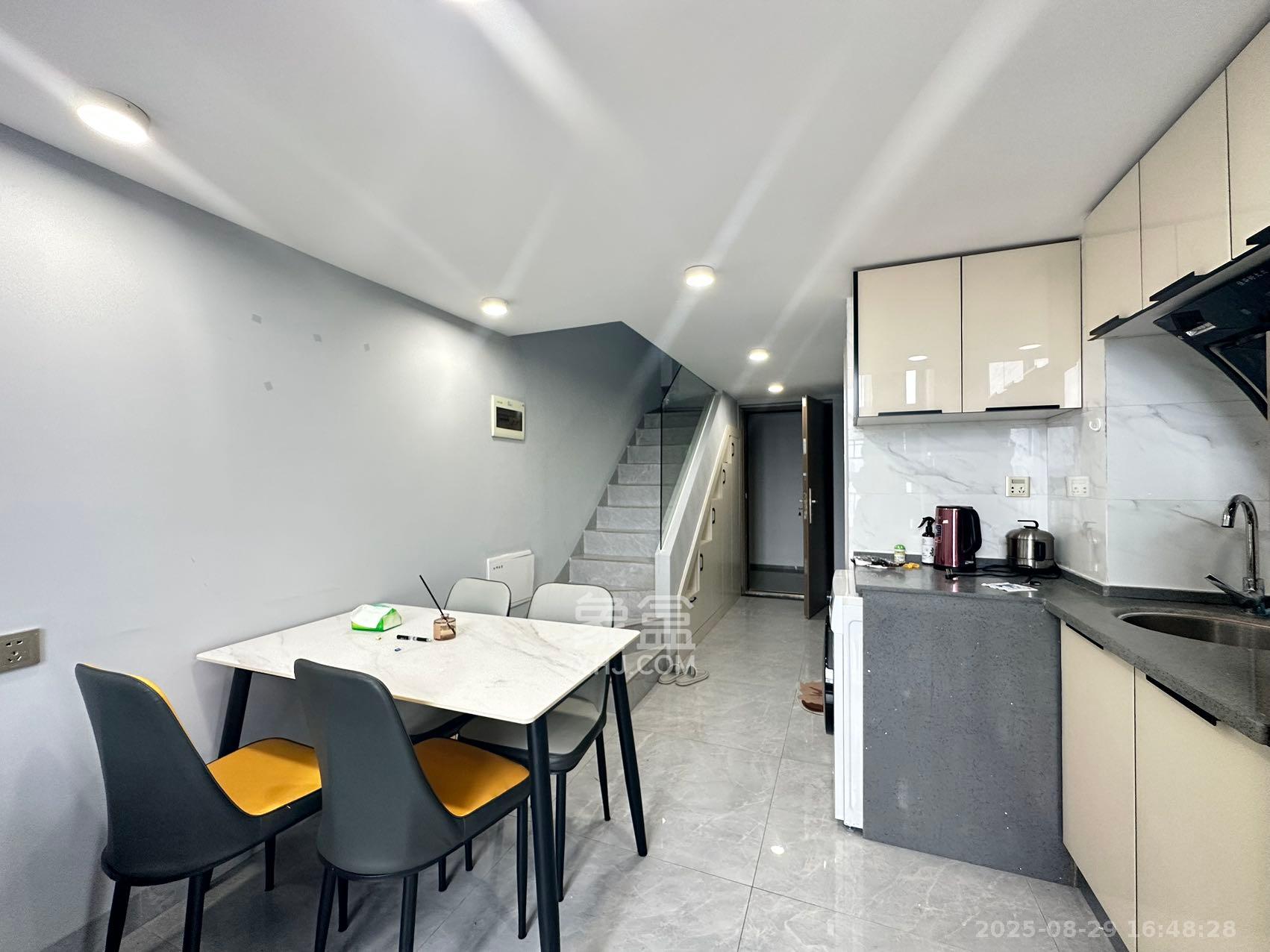 弘坤云寓 1室1厅1卫 2300.0元/月 弘坤云寓 1室1厅1卫 2300.0元/月室内图