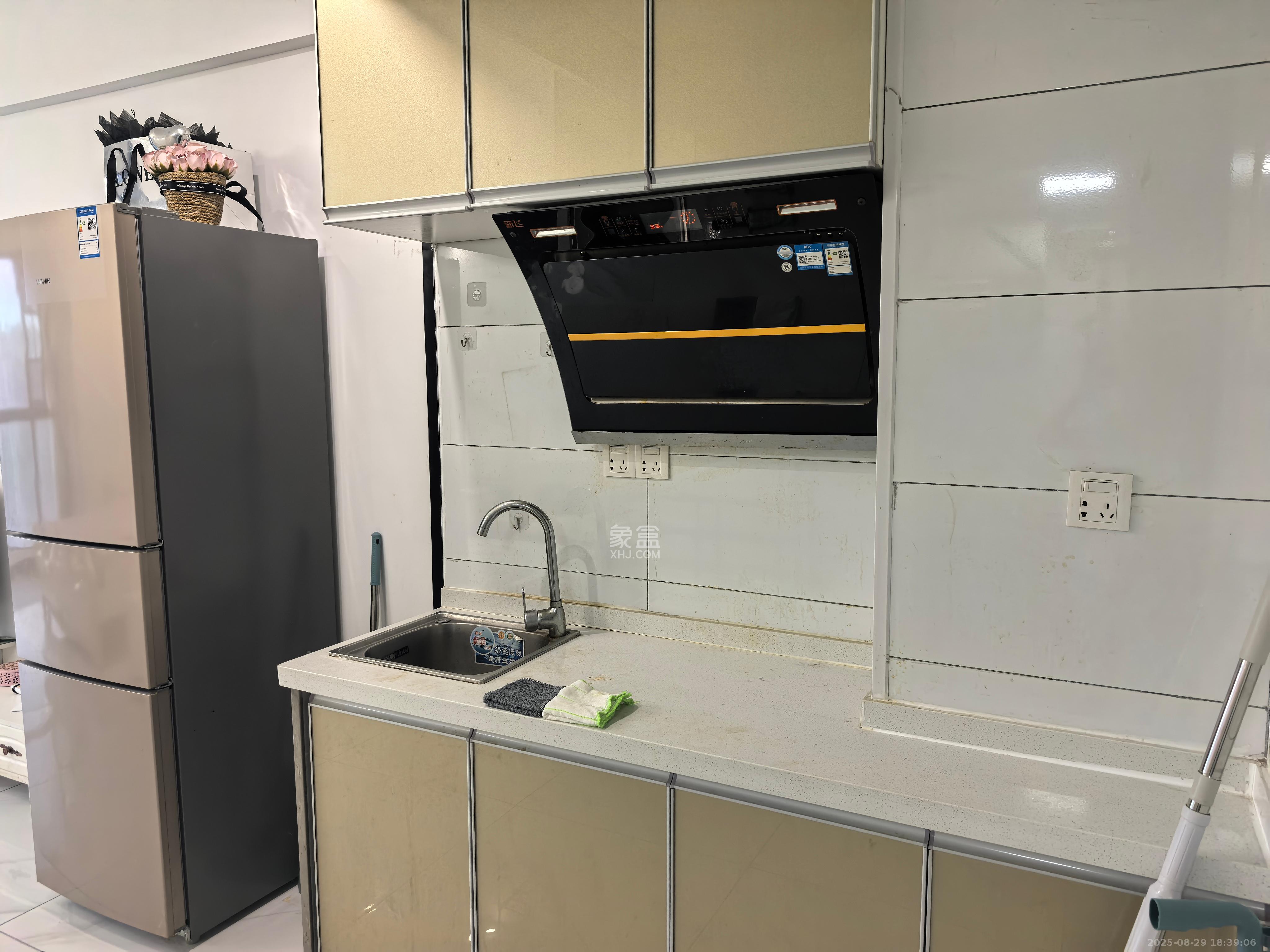 金科时代中心  1室1厅1卫   1300.00元/月室内图