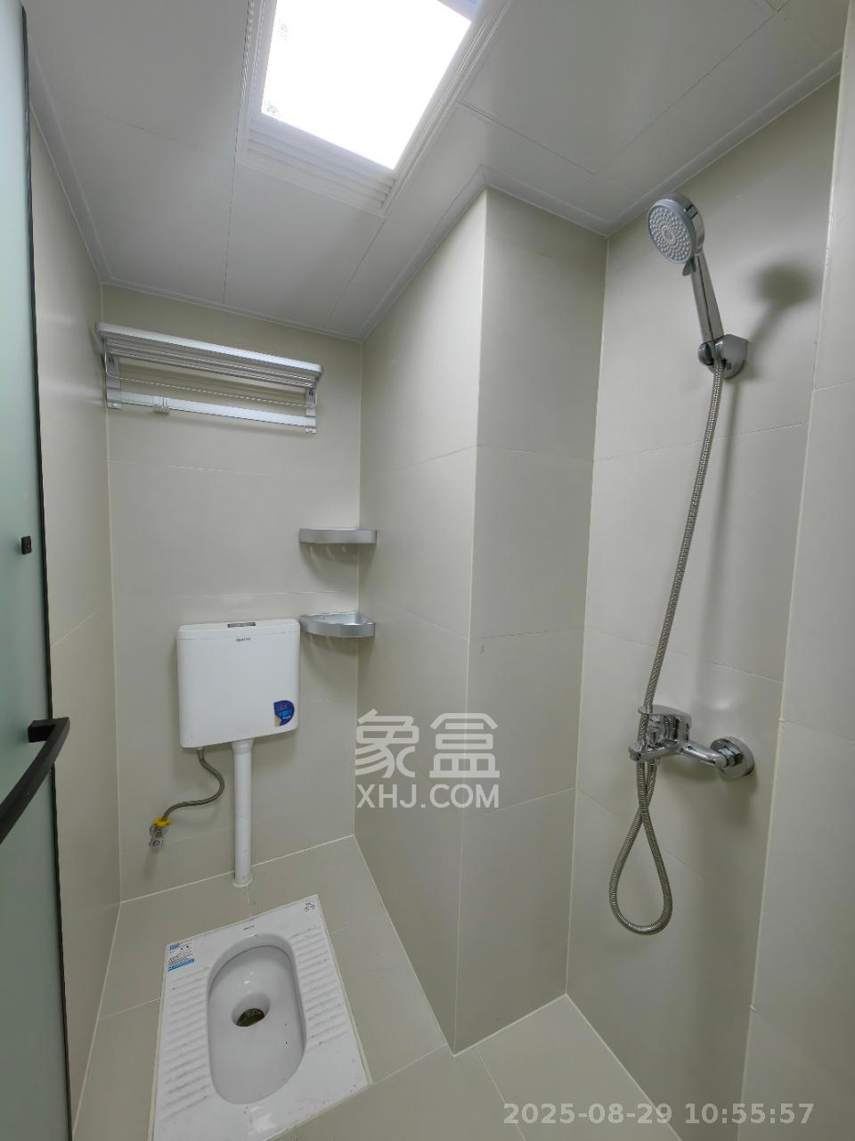 长房时代小镇  2室2厅1卫   2100.00元/月室内图