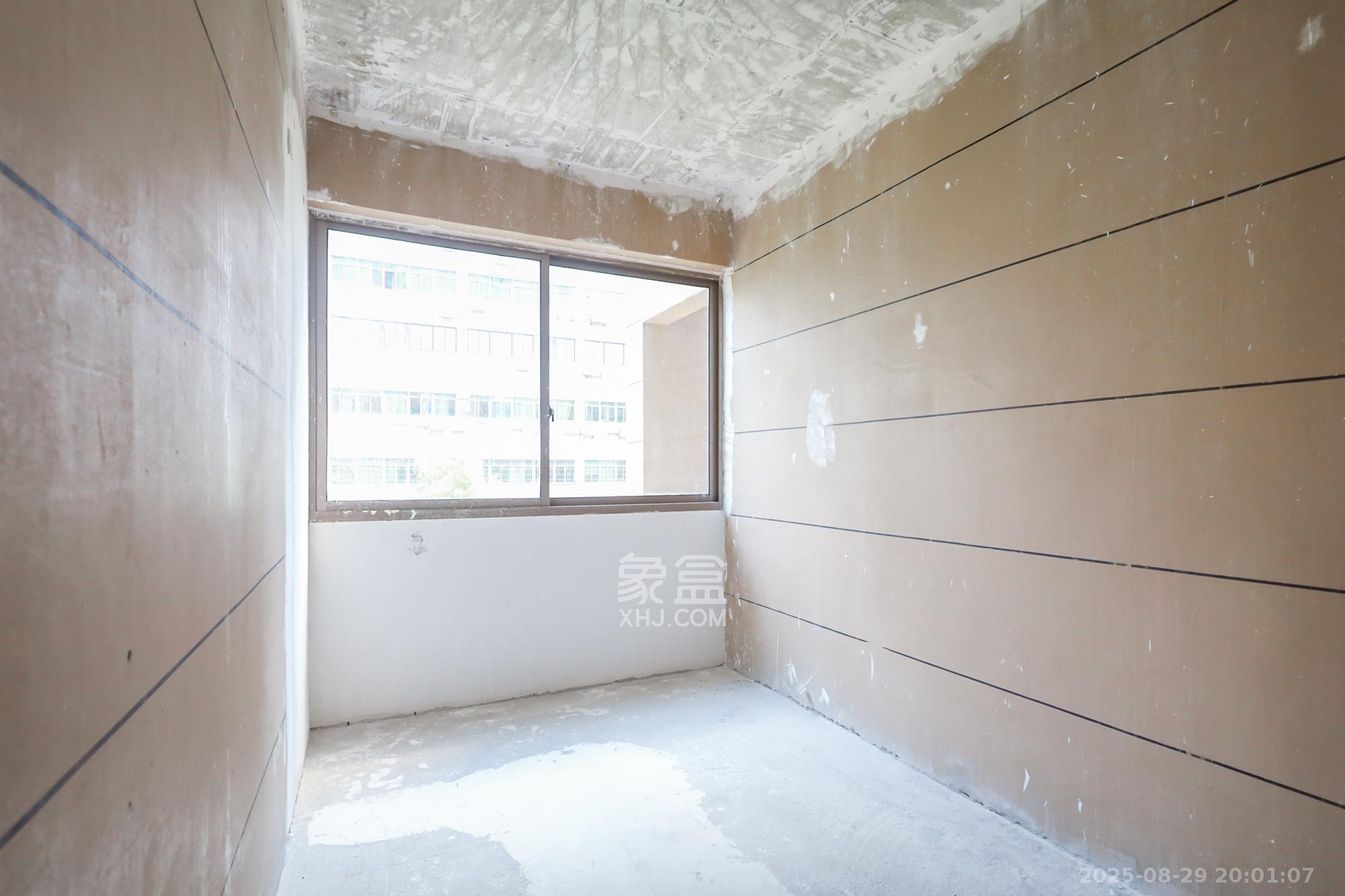 世茂铂翠湾二期 4室2厅2卫 200.0万 世茂铂翠湾二期 4室2厅2卫 200.0万卧室