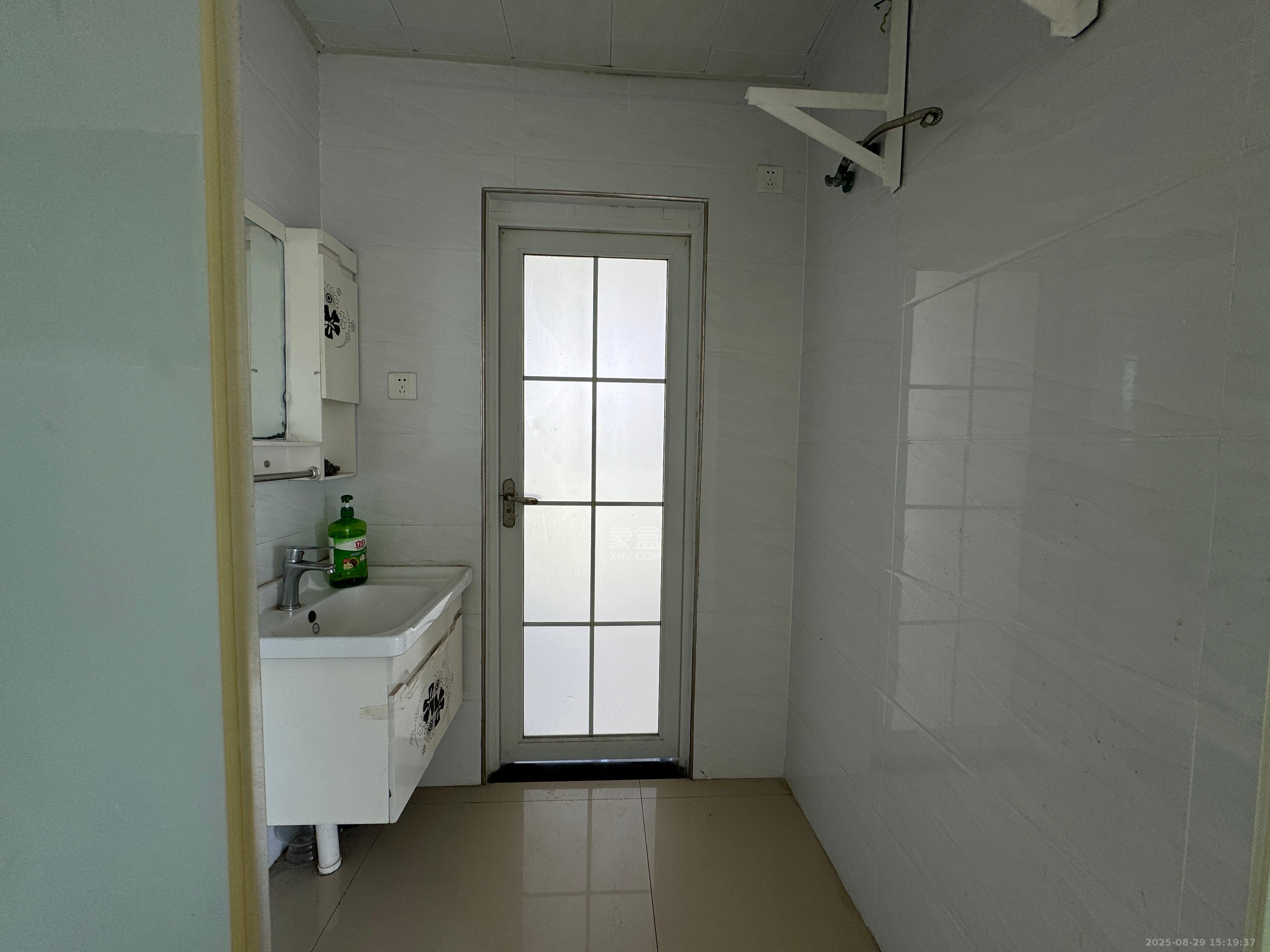 融科东南海  2室2厅1卫    1800.0元/月 融科东南海  2室2厅1卫    1800.0元/月室内图