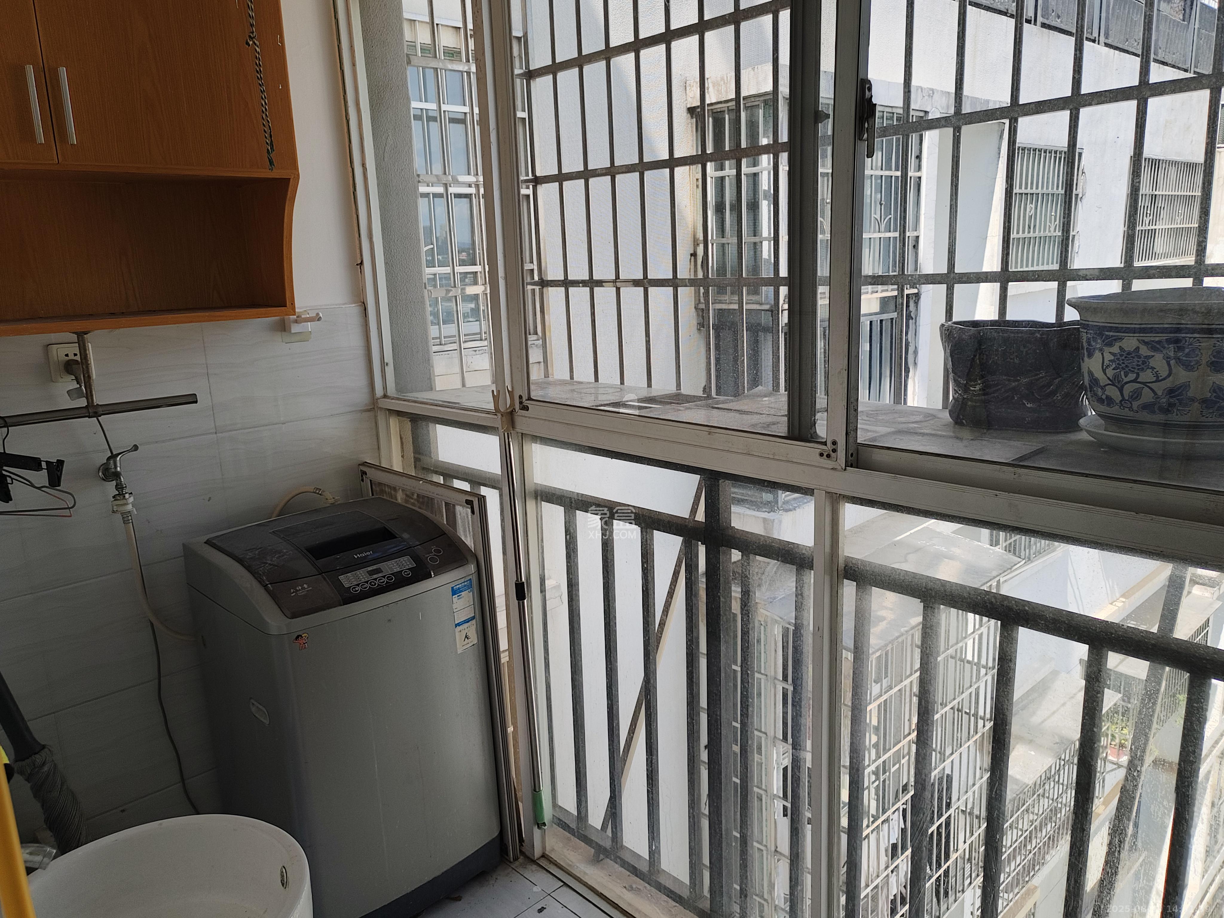 都市馨园  2室2厅1卫    2000.0元/月 都市馨园  2室2厅1卫    2000.0元/月室内图