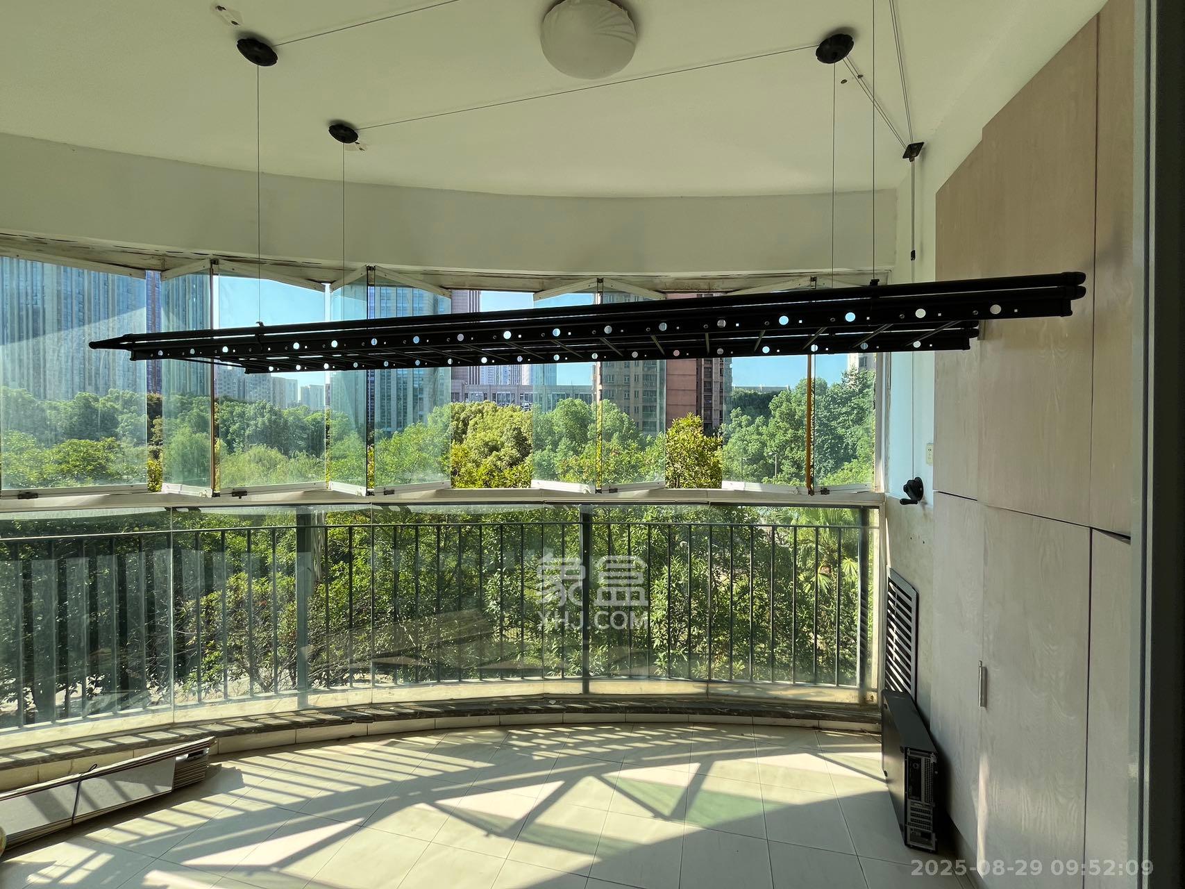 珠江花城一期桂苑  3室2厅1卫    2200.0元/月 珠江花城一期桂苑  3室2厅1卫    2200.0元/月室内图