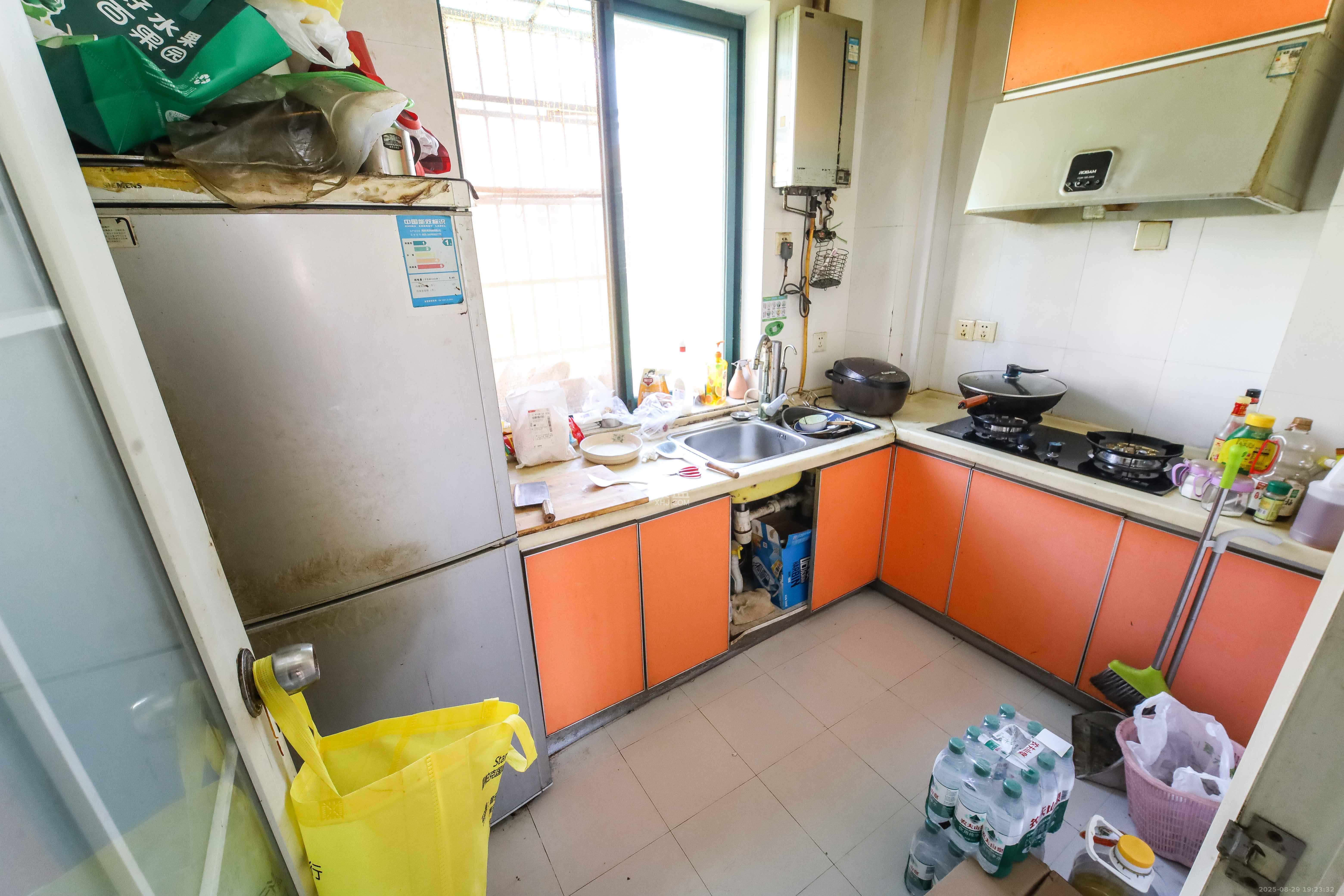 东方新城 2室2厅1卫 63.0万 东方新城 2室2厅1卫 63.0万厨房