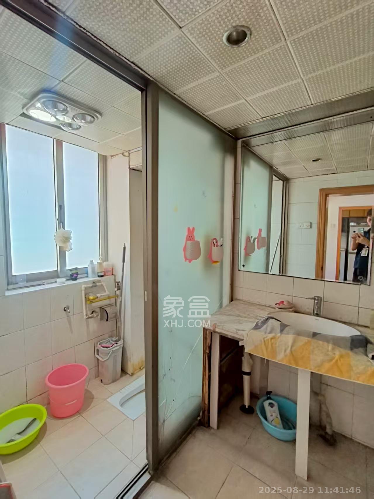 桐荫里社区 2室1厅1卫 1800.0元/月 桐荫里社区 2室1厅1卫 1800.0元/月室内图