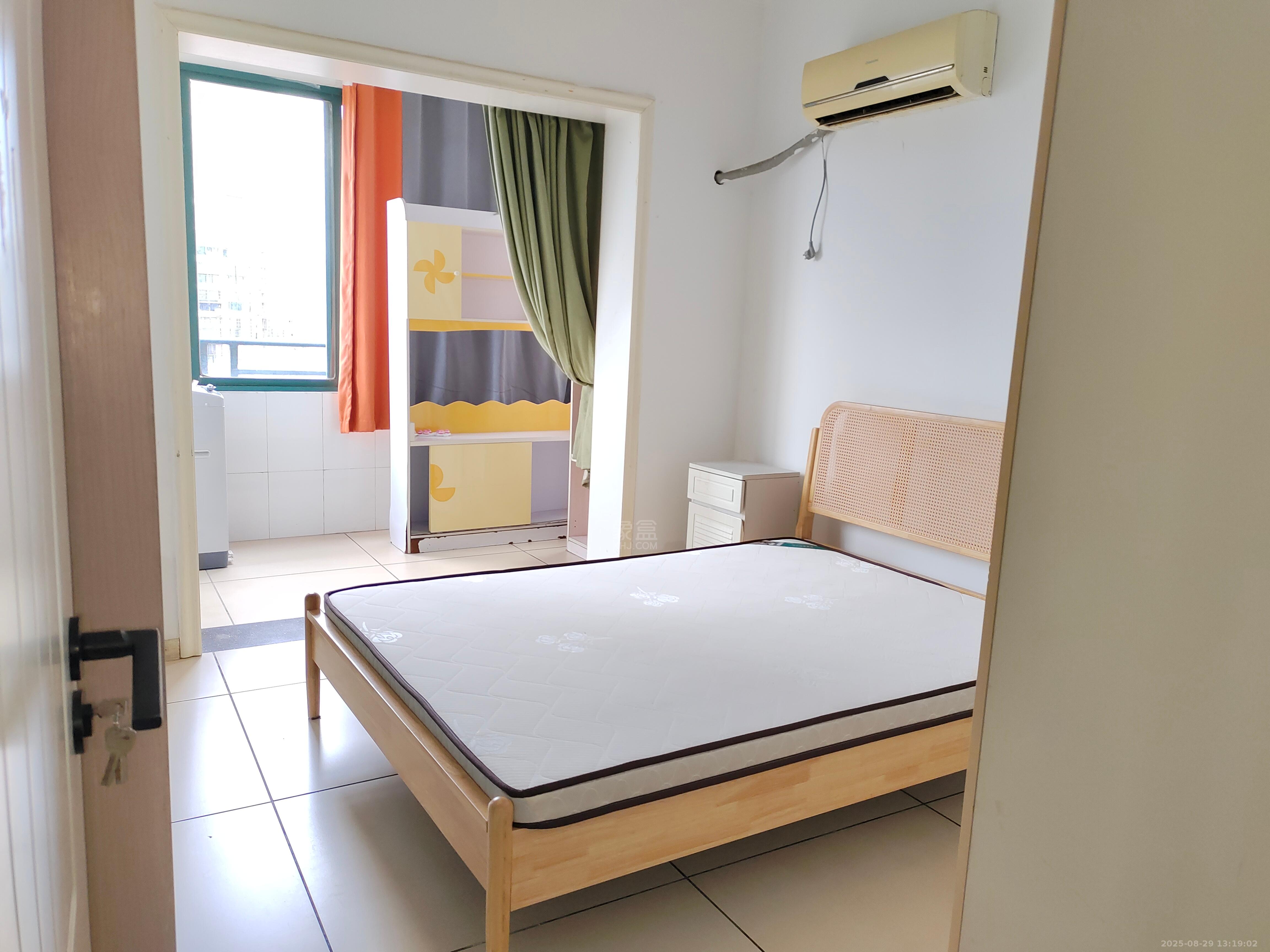 西域名邸 3室2厅2卫 1800.0元/月 西域名邸 3室2厅2卫 1800.0元/月室内图