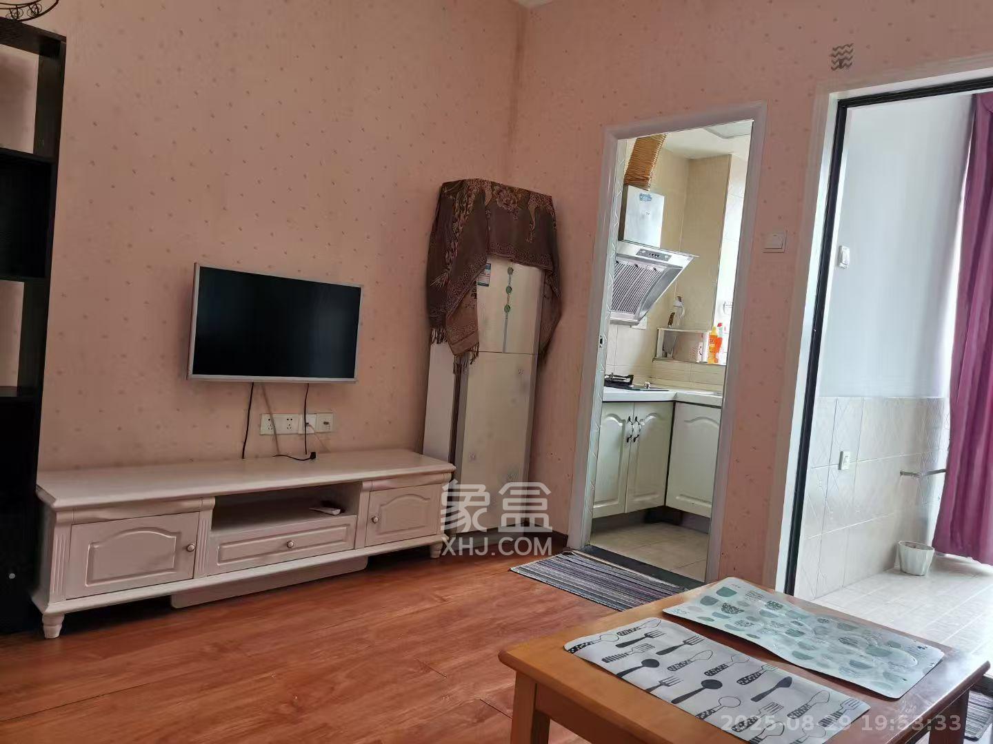 中城丽景香山园  1室1厅1卫    1600.0元/月室内图