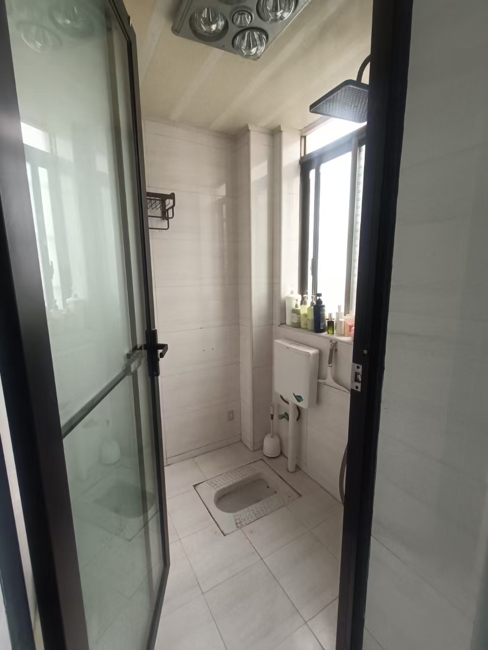 银海花园 3室2厅2卫 1380.0元/月 银海花园 3室2厅2卫 1380.0元/月室内图