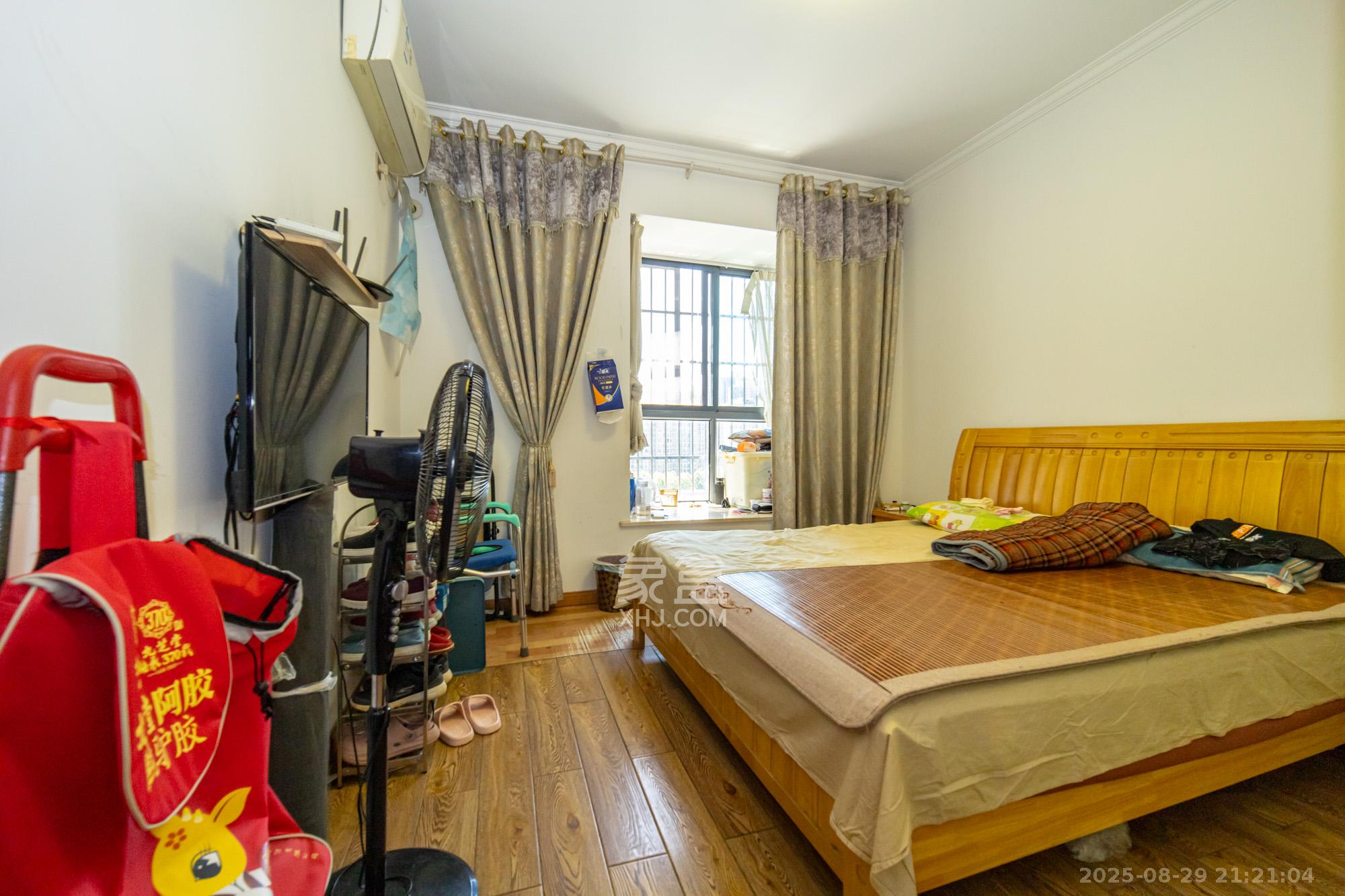 松雅轩(埃克斯社区) 1室2厅1卫 78.0万 松雅轩(埃克斯社区) 1室2厅1卫 78.0万卧室