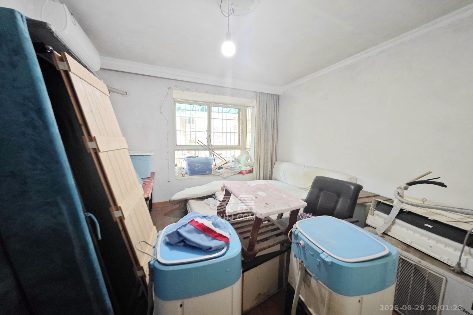 依星苑  0室0厅0卫    72.0万 依星苑  0室0厅0卫    72.0万卧室