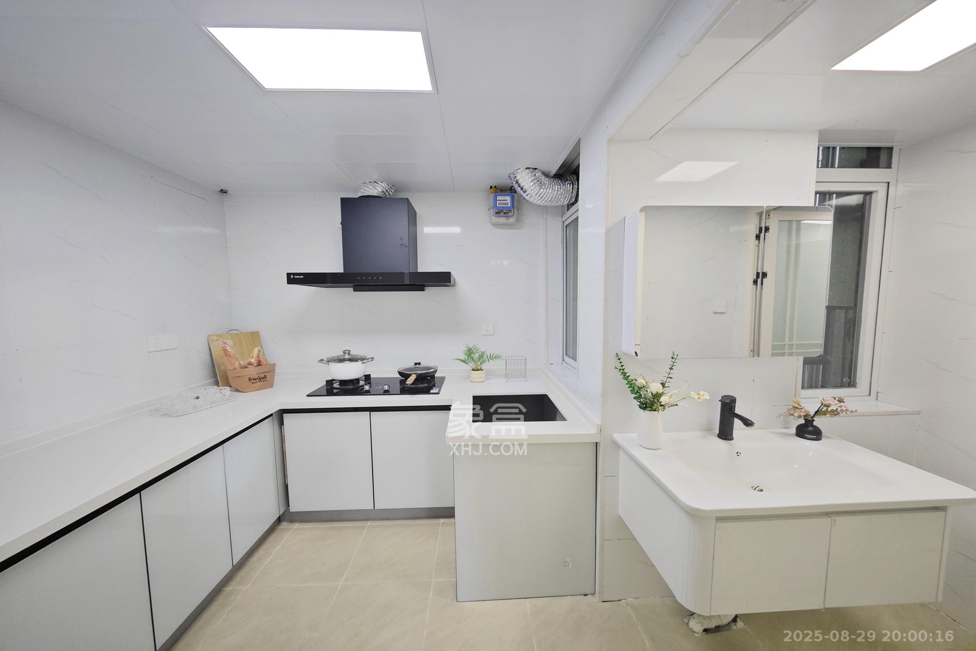 长沙卷烟厂高层小区  2室2厅1卫    49.8万厨房